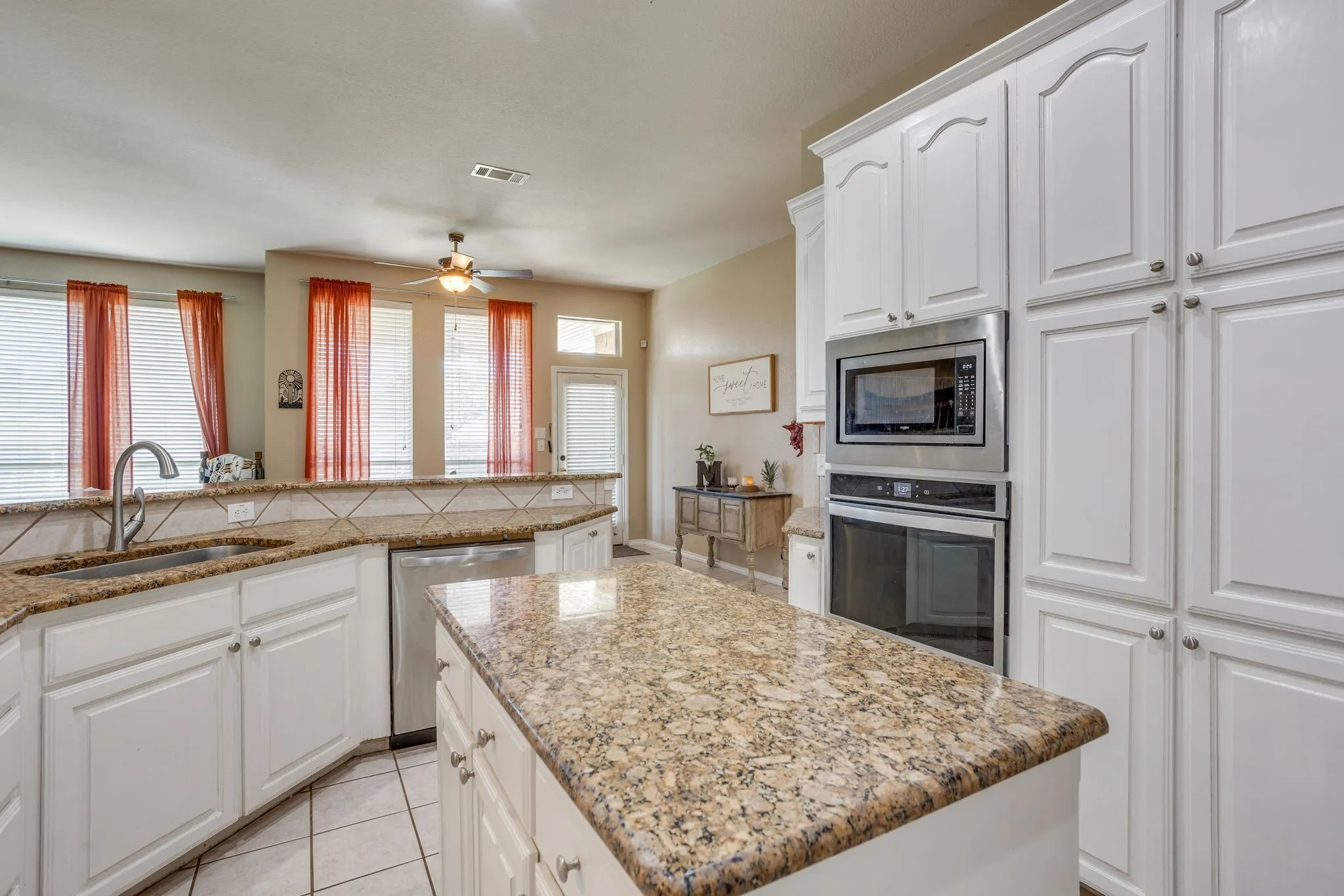 Single Family Residence For Sale in Johnson County , 779 Little Ridge Court, Burleson, Texas 76028, 4 Bedroom, 2 Bathroom, 2 Garage spaces, 2,247 Sqft, built in 2001, mls#21291913, Real Estate Agent in Burleson, Homes For Sale in Johnson county, Homes For Sale in Burleson, Realtor in Burleson Texas, Real Estate Brokerage Independent Realty Texas, Luminita Cordes Realtor