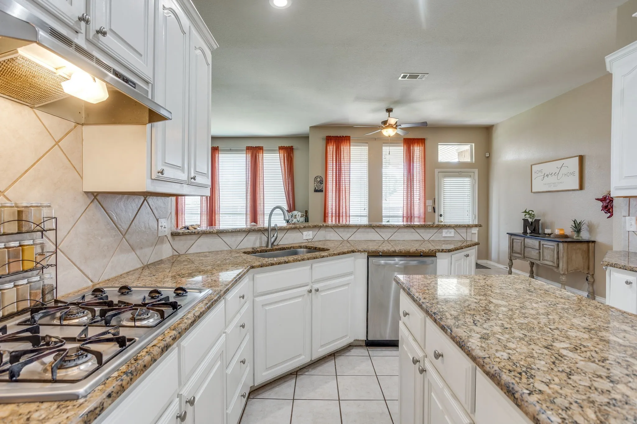 Single Family Residence For Sale in Johnson County , 779 Little Ridge Court, Burleson, Texas 76028, 4 Bedroom, 2 Bathroom, 2 Garage spaces, 2,247 Sqft, built in 2001, mls#21291913, Real Estate Agent in Burleson, Homes For Sale in Johnson county, Homes For Sale in Burleson, Realtor in Burleson Texas, Real Estate Brokerage Independent Realty Texas, Luminita Cordes Realtor