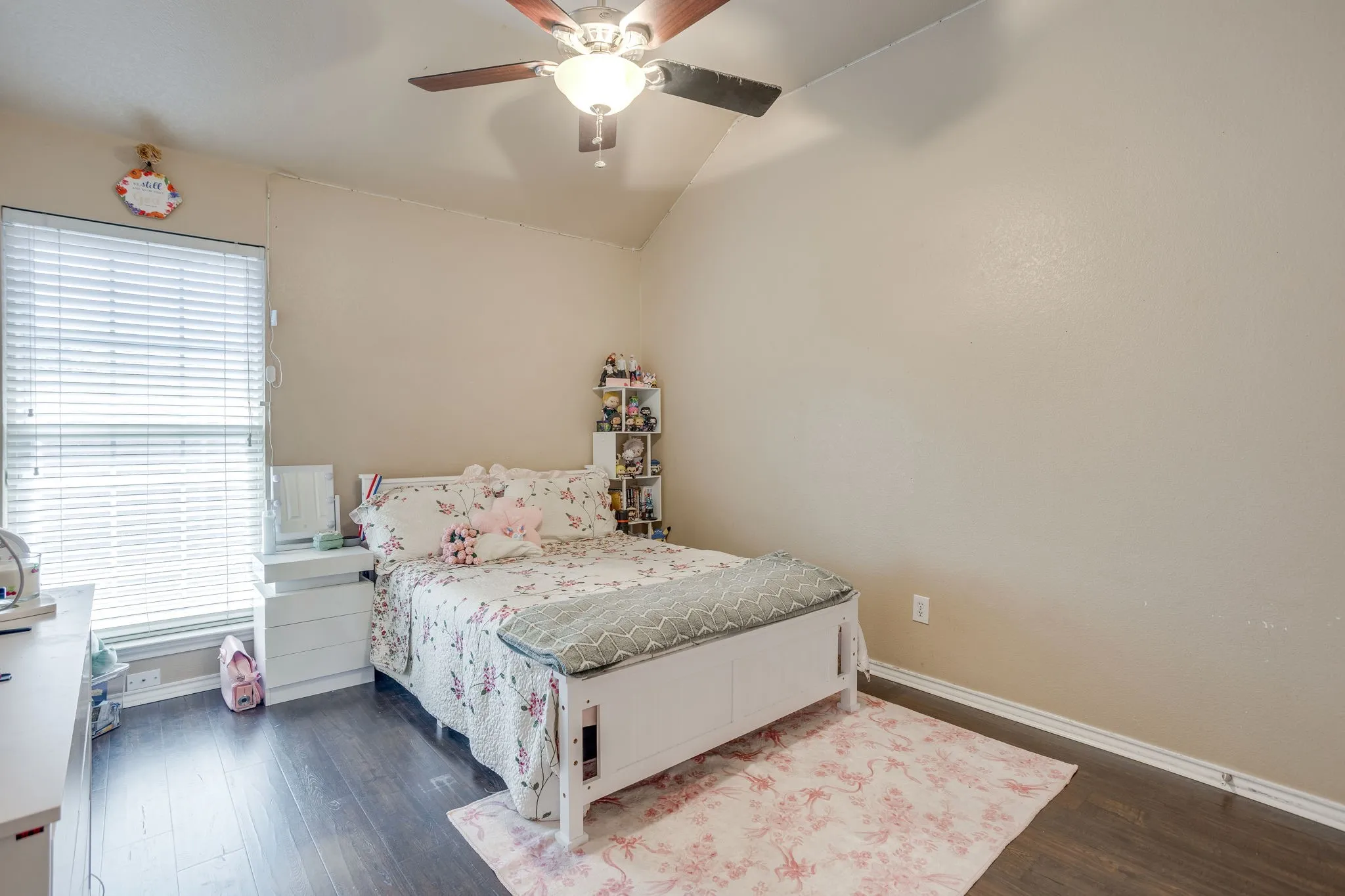 Single Family Residence For Sale in Johnson County , 779 Little Ridge Court, Burleson, Texas 76028, 4 Bedroom, 2 Bathroom, 2 Garage spaces, 2,247 Sqft, built in 2001, mls#21291913, Real Estate Agent in Burleson, Homes For Sale in Johnson county, Homes For Sale in Burleson, Realtor in Burleson Texas, Real Estate Brokerage Independent Realty Texas, Luminita Cordes Realtor