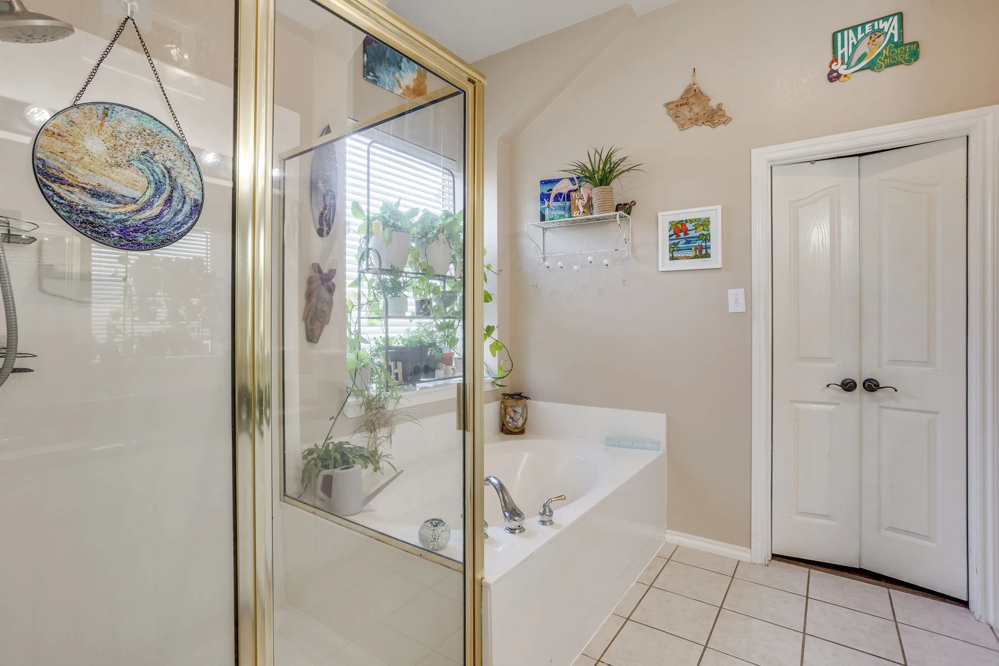 Single Family Residence For Sale in Johnson County , 779 Little Ridge Court, Burleson, Texas 76028, 4 Bedroom, 2 Bathroom, 2 Garage spaces, 2,247 Sqft, built in 2001, mls#21291913, Real Estate Agent in Burleson, Homes For Sale in Johnson county, Homes For Sale in Burleson, Realtor in Burleson Texas, Real Estate Brokerage Independent Realty Texas, Luminita Cordes Realtor
