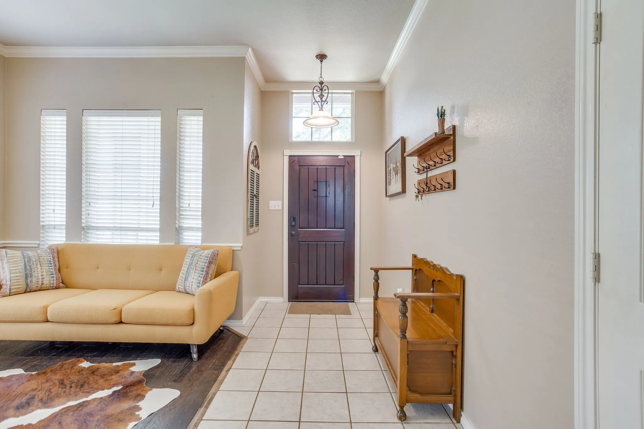 Single Family Residence For Sale in Johnson County , 779 Little Ridge Court, Burleson, Texas 76028, 4 Bedroom, 2 Bathroom, 2 Garage spaces, 2,247 Sqft, built in 2001, mls#21291913, Real Estate Agent in Burleson, Homes For Sale in Johnson county, Homes For Sale in Burleson, Realtor in Burleson Texas, Real Estate Brokerage Independent Realty Texas, Luminita Cordes Realtor