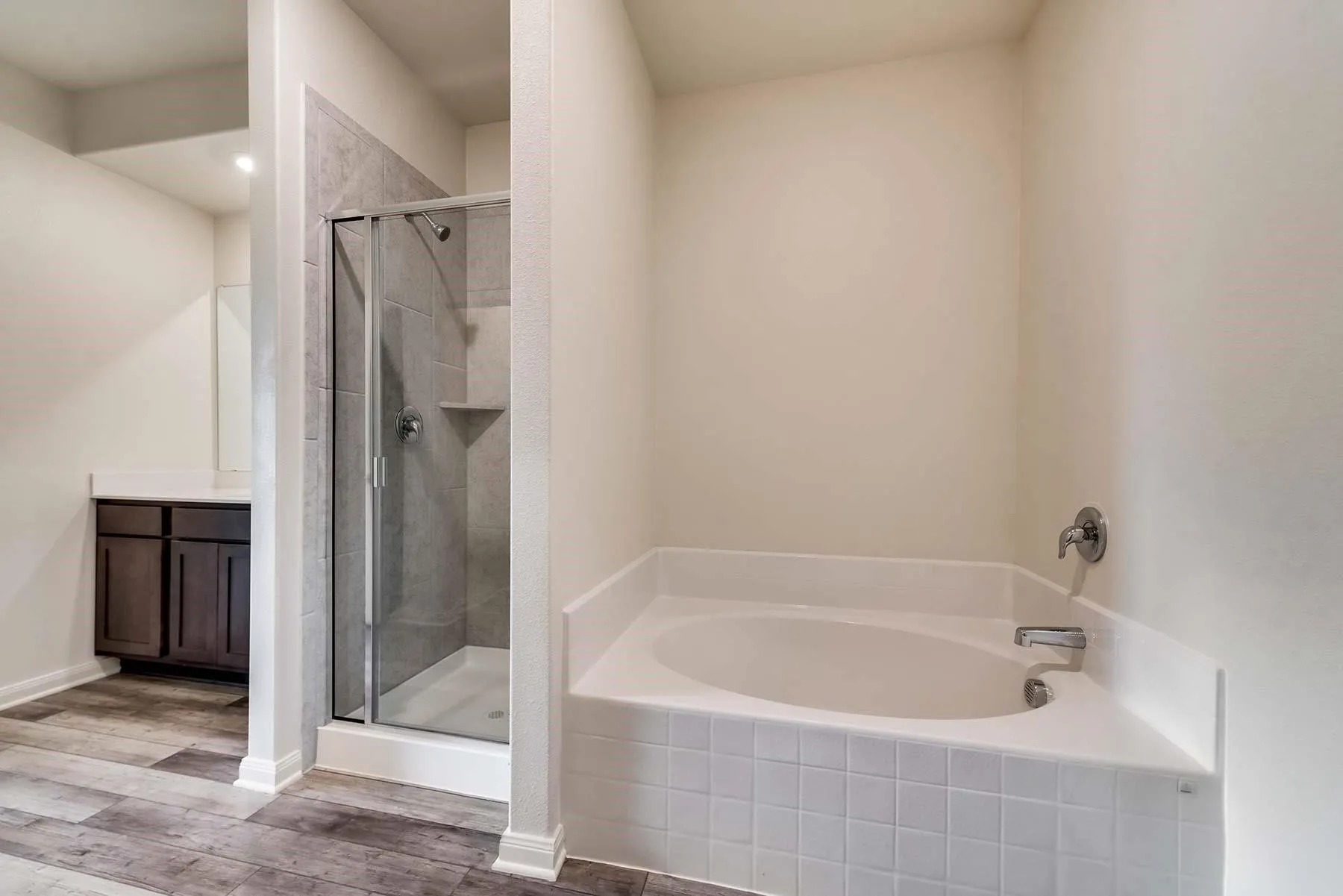 Single Family Residence For Rent in Kaufman County , 3024 Chico Drive, Forney, Texas 75126, 5 Bedrooms, 3 Bathrooms, 2 Garage spaces, 2,694 Sqft, built in 2022, Price $2,350, mls#21292445, Real Estate Agent in Forney, Homes For Rent in Kaufman county, Homes For Rent in Forney, Realtor in Forney Texas, Real Estate Brokerage Independent Realty Texas, Luminita Cordes Realtor