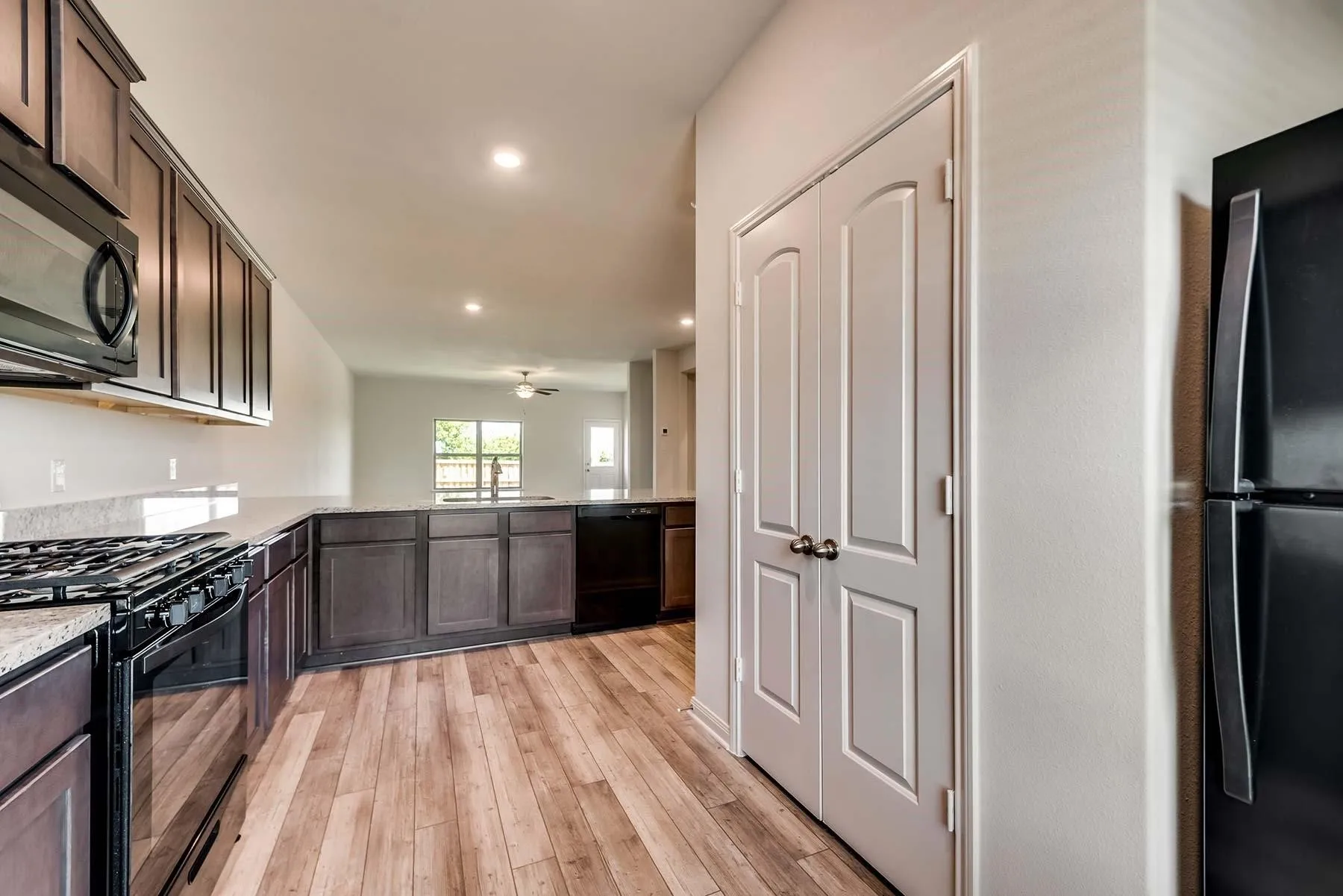 Single Family Residence For Rent in Kaufman County , 3024 Chico Drive, Forney, Texas 75126, 5 Bedrooms, 3 Bathrooms, 2 Garage spaces, 2,694 Sqft, built in 2022, Price $2,350, mls#21292445, Real Estate Agent in Forney, Homes For Rent in Kaufman county, Homes For Rent in Forney, Realtor in Forney Texas, Real Estate Brokerage Independent Realty Texas, Luminita Cordes Realtor
