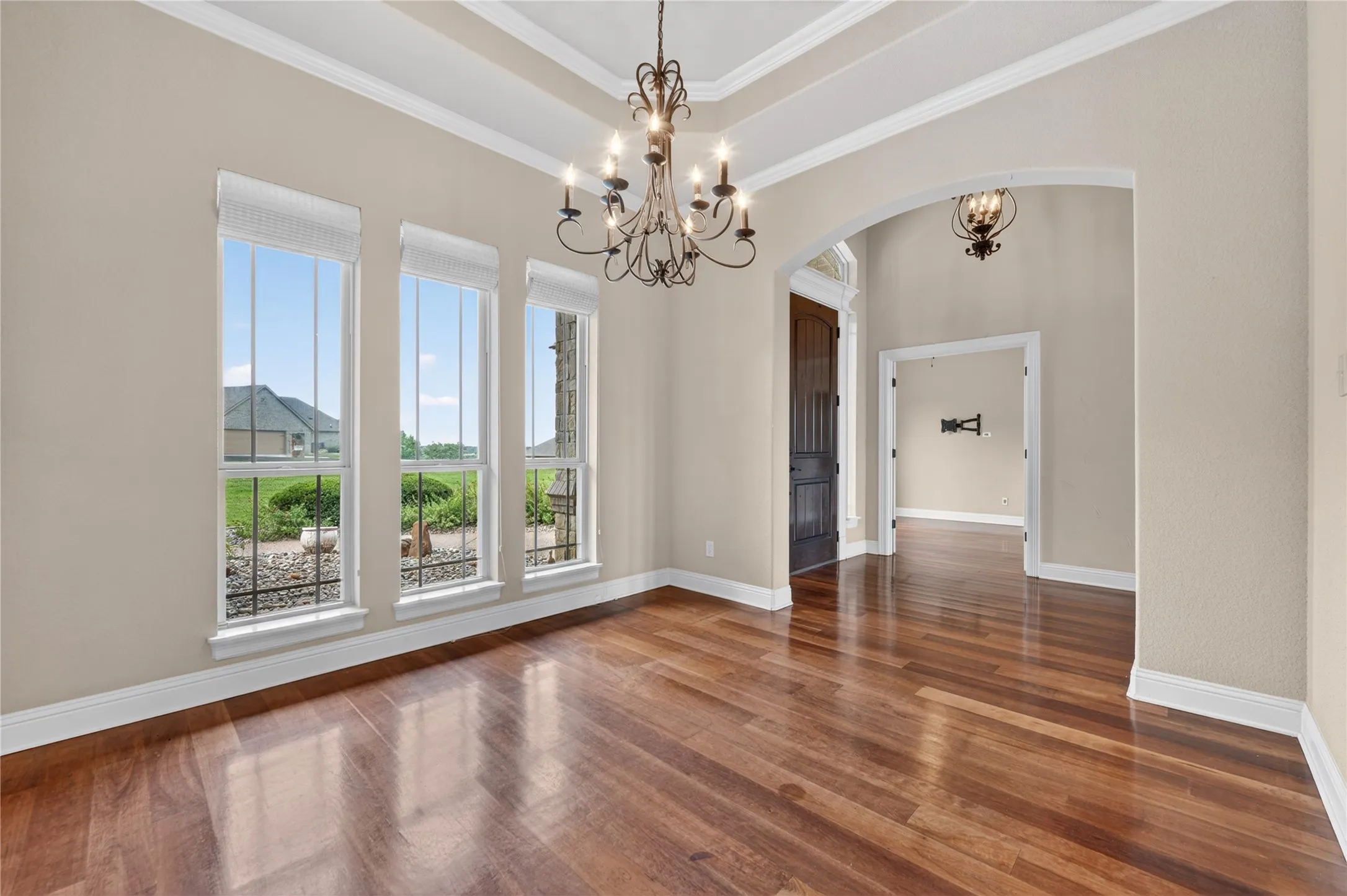 Single Family Residence For Sale in Parker County , 312 Ellis Ridge Drive, Weatherford, Texas 76085, 4 Bedroom, 3 Bathroom, 3 Garage spaces, 2,138 Sqft, built in 2010, mls#21275468, Real Estate Agent in Weatherford, Homes For Sale in Parker county, Homes For Sale in Weatherford, Realtor in Weatherford Texas, Real Estate Brokerage Independent Realty Texas, Luminita Cordes Realtor