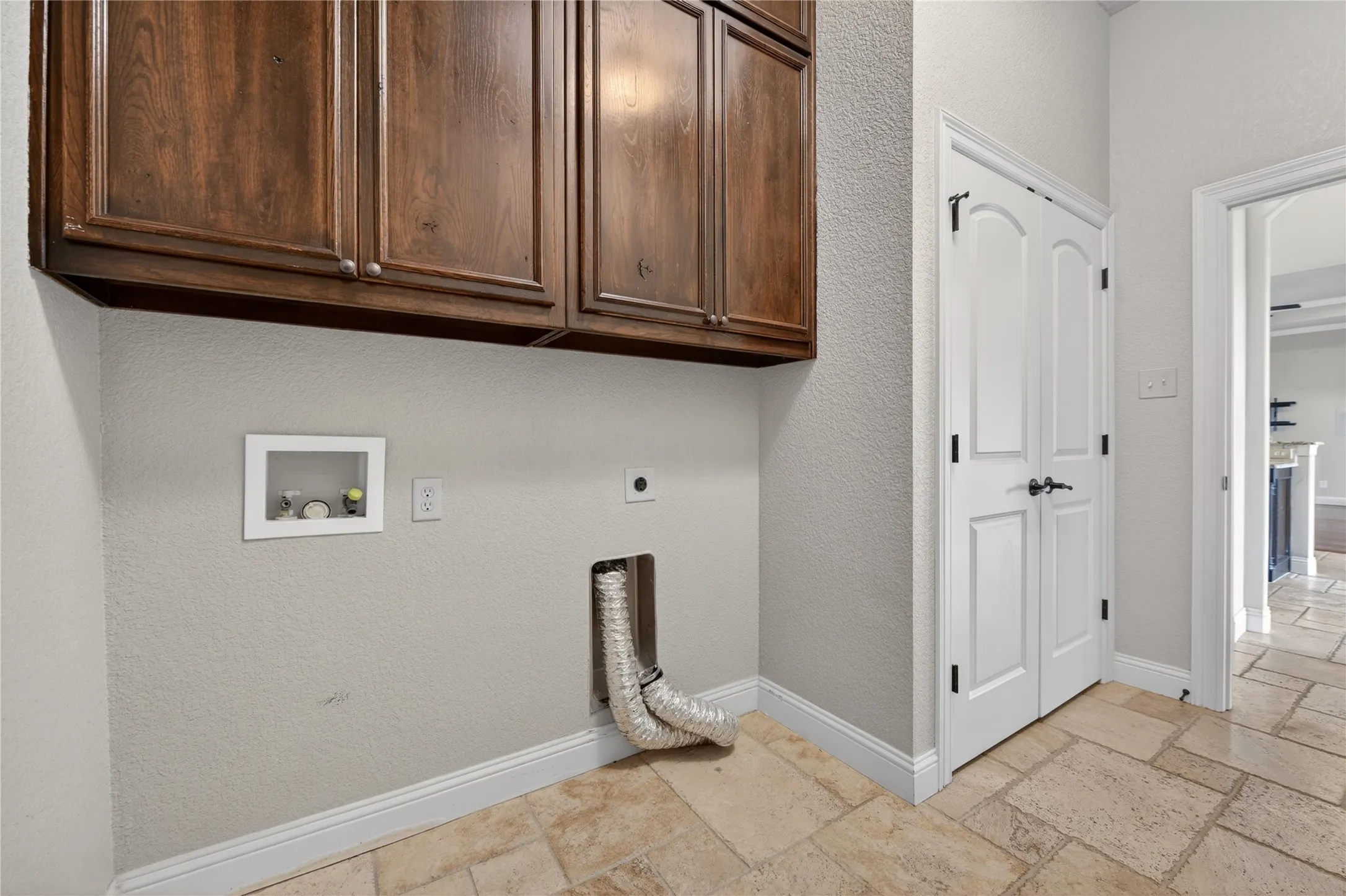 Single Family Residence For Sale in Parker County , 312 Ellis Ridge Drive, Weatherford, Texas 76085, 4 Bedroom, 3 Bathroom, 3 Garage spaces, 2,138 Sqft, built in 2010, mls#21275468, Real Estate Agent in Weatherford, Homes For Sale in Parker county, Homes For Sale in Weatherford, Realtor in Weatherford Texas, Real Estate Brokerage Independent Realty Texas, Luminita Cordes Realtor