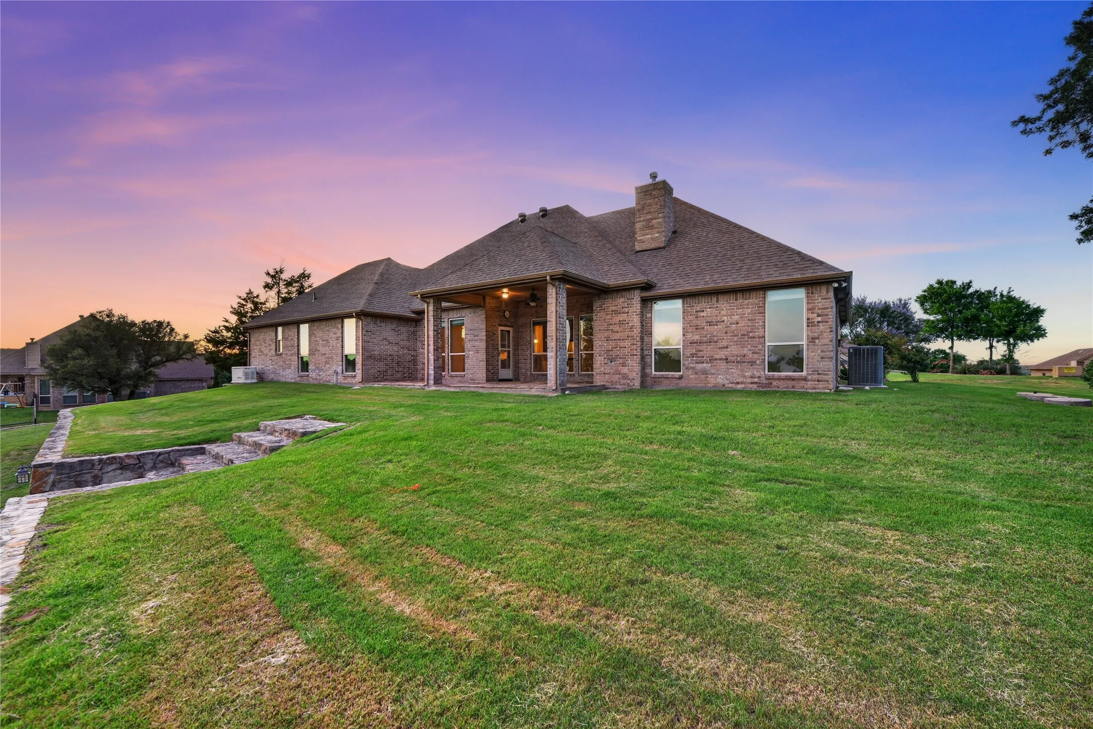 Single Family Residence For Sale in Parker County , 312 Ellis Ridge Drive, Weatherford, Texas 76085, 4 Bedroom, 3 Bathroom, 3 Garage spaces, 2,138 Sqft, built in 2010, mls#21275468, Real Estate Agent in Weatherford, Homes For Sale in Parker county, Homes For Sale in Weatherford, Realtor in Weatherford Texas, Real Estate Brokerage Independent Realty Texas, Luminita Cordes Realtor