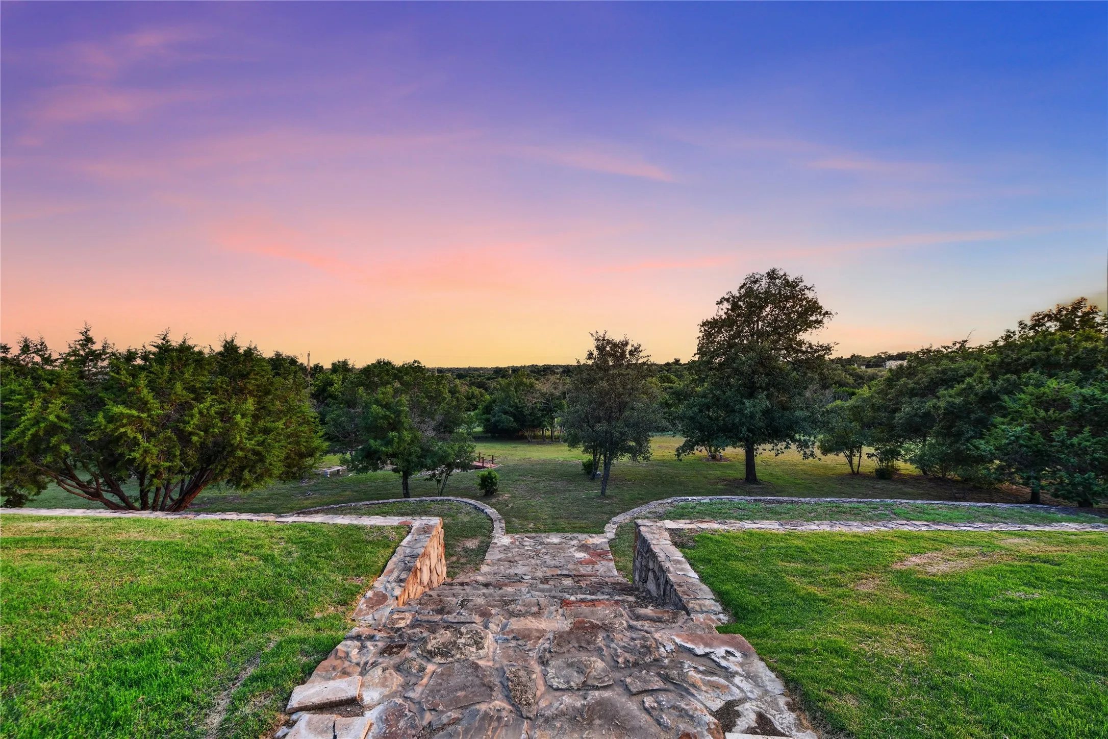 Single Family Residence For Sale in Parker County , 312 Ellis Ridge Drive, Weatherford, Texas 76085, 4 Bedroom, 3 Bathroom, 3 Garage spaces, 2,138 Sqft, built in 2010, mls#21275468, Real Estate Agent in Weatherford, Homes For Sale in Parker county, Homes For Sale in Weatherford, Realtor in Weatherford Texas, Real Estate Brokerage Independent Realty Texas, Luminita Cordes Realtor