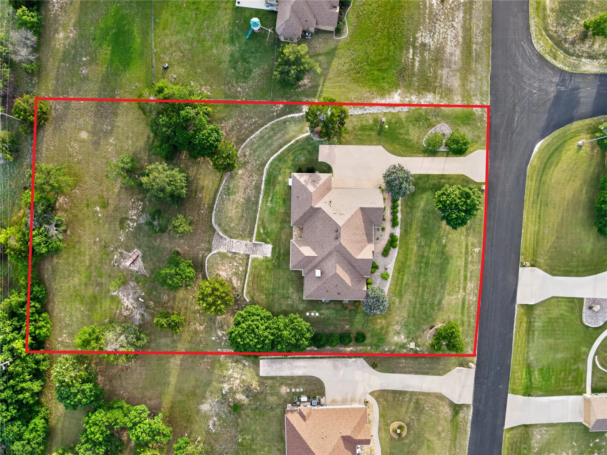 Single Family Residence For Sale in Parker County , 312 Ellis Ridge Drive, Weatherford, Texas 76085, 4 Bedroom, 3 Bathroom, 3 Garage spaces, 2,138 Sqft, built in 2010, mls#21275468, Real Estate Agent in Weatherford, Homes For Sale in Parker county, Homes For Sale in Weatherford, Realtor in Weatherford Texas, Real Estate Brokerage Independent Realty Texas, Luminita Cordes Realtor