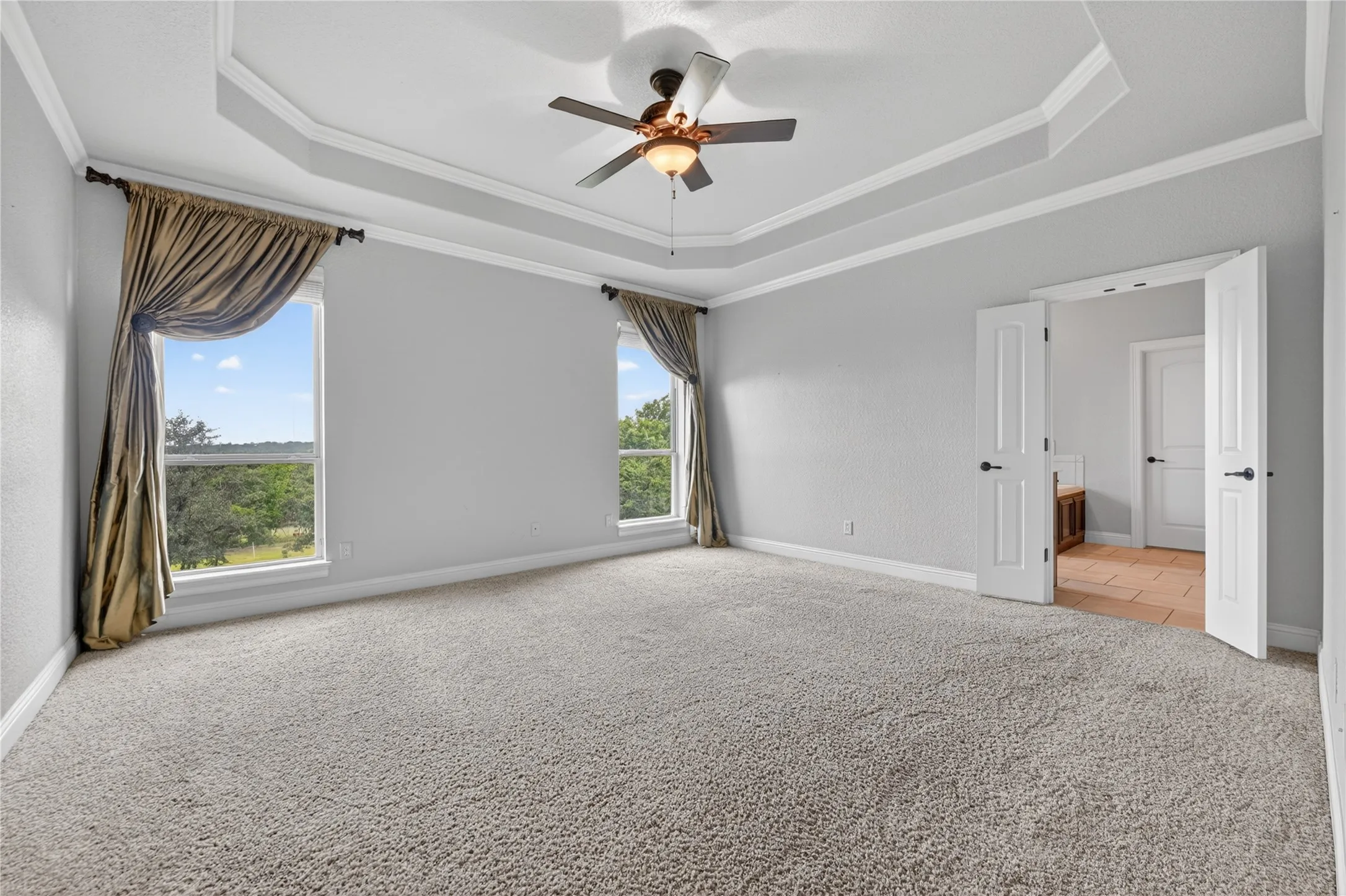 Single Family Residence For Sale in Parker County , 312 Ellis Ridge Drive, Weatherford, Texas 76085, 4 Bedroom, 3 Bathroom, 3 Garage spaces, 2,138 Sqft, built in 2010, mls#21275468, Real Estate Agent in Weatherford, Homes For Sale in Parker county, Homes For Sale in Weatherford, Realtor in Weatherford Texas, Real Estate Brokerage Independent Realty Texas, Luminita Cordes Realtor