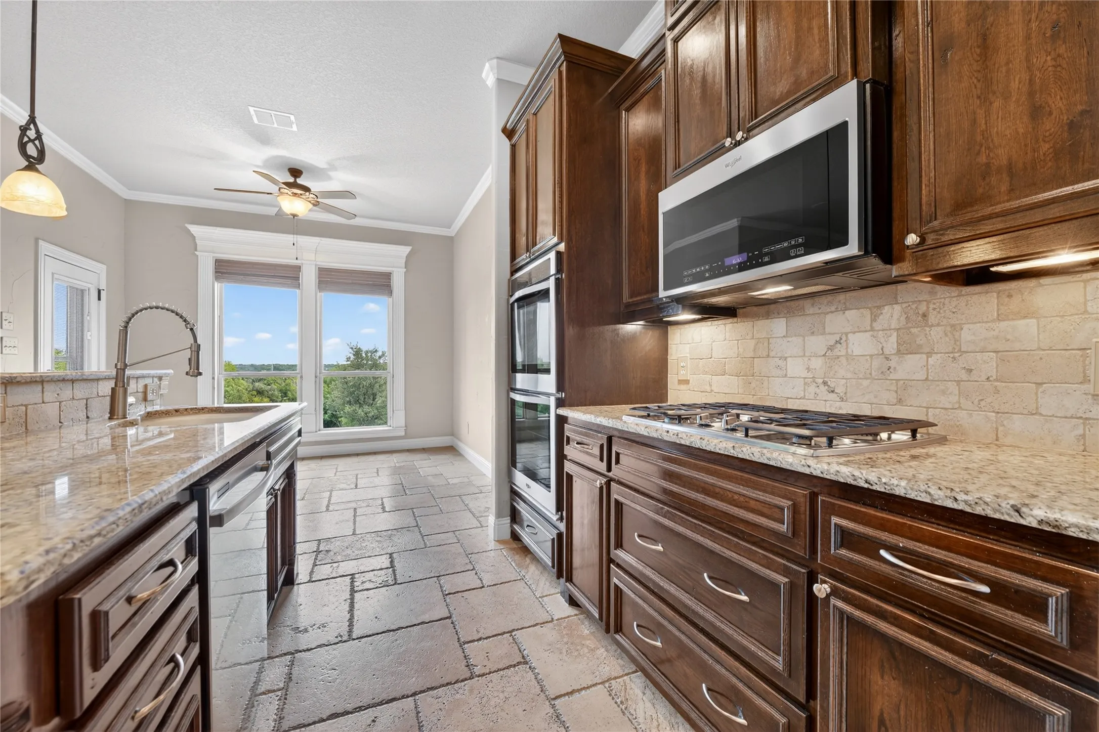 Single Family Residence For Sale in Parker County , 312 Ellis Ridge Drive, Weatherford, Texas 76085, 4 Bedroom, 3 Bathroom, 3 Garage spaces, 2,138 Sqft, built in 2010, mls#21275468, Real Estate Agent in Weatherford, Homes For Sale in Parker county, Homes For Sale in Weatherford, Realtor in Weatherford Texas, Real Estate Brokerage Independent Realty Texas, Luminita Cordes Realtor