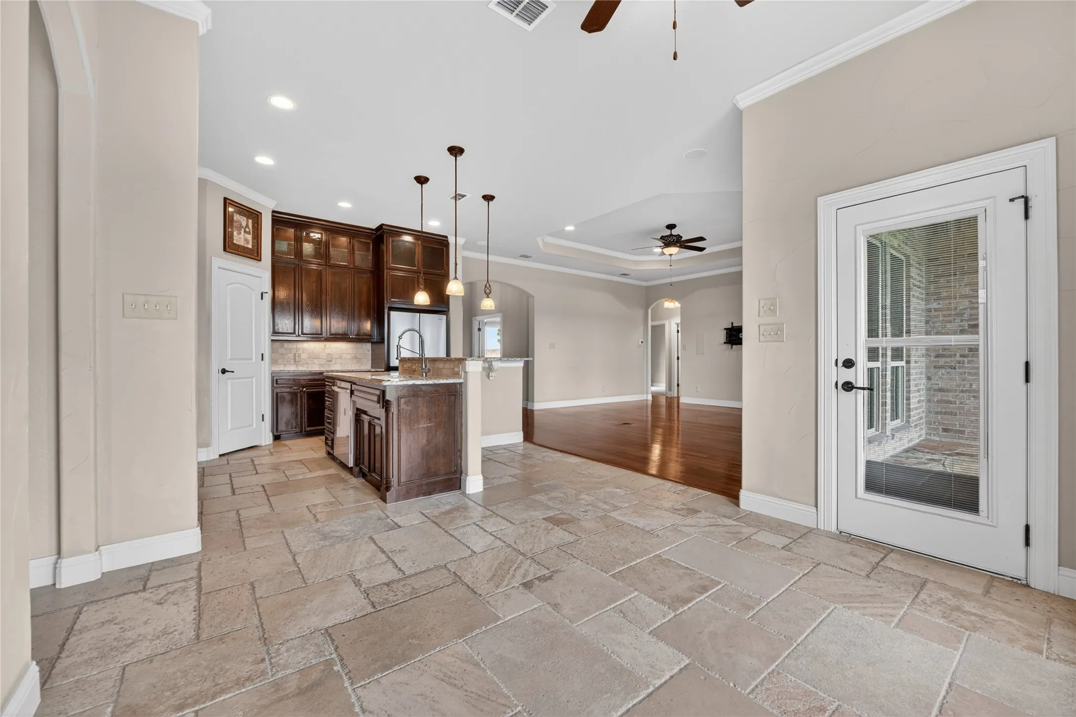 Single Family Residence For Sale in Parker County , 312 Ellis Ridge Drive, Weatherford, Texas 76085, 4 Bedroom, 3 Bathroom, 3 Garage spaces, 2,138 Sqft, built in 2010, mls#21275468, Real Estate Agent in Weatherford, Homes For Sale in Parker county, Homes For Sale in Weatherford, Realtor in Weatherford Texas, Real Estate Brokerage Independent Realty Texas, Luminita Cordes Realtor