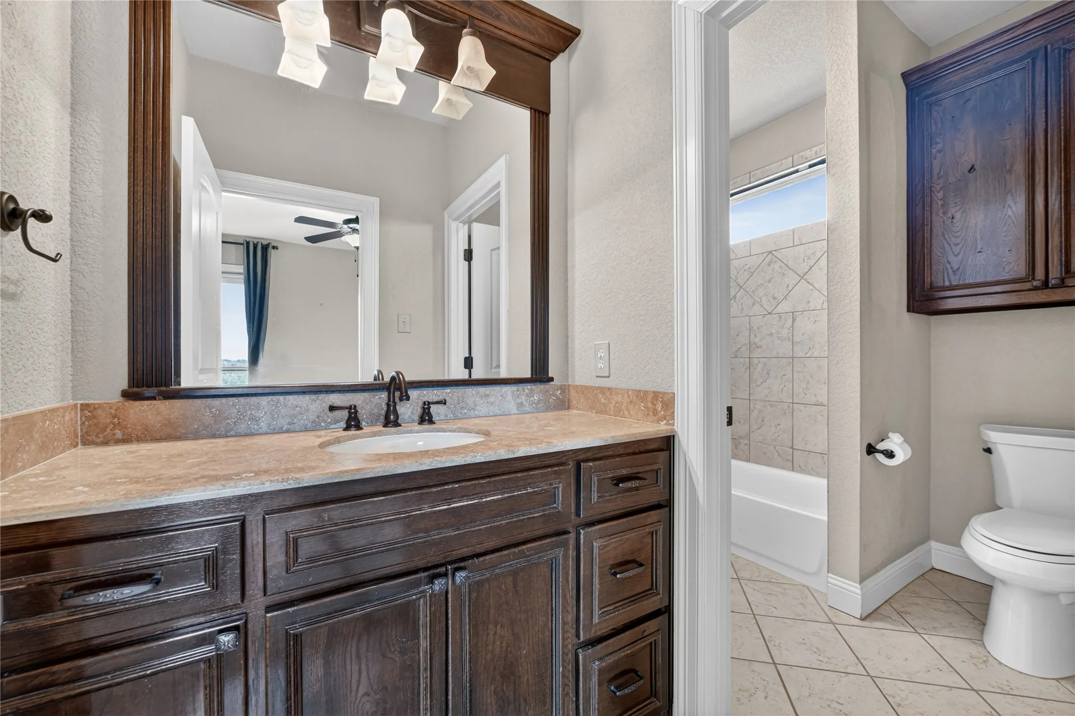 Single Family Residence For Sale in Parker County , 312 Ellis Ridge Drive, Weatherford, Texas 76085, 4 Bedroom, 3 Bathroom, 3 Garage spaces, 2,138 Sqft, built in 2010, mls#21275468, Real Estate Agent in Weatherford, Homes For Sale in Parker county, Homes For Sale in Weatherford, Realtor in Weatherford Texas, Real Estate Brokerage Independent Realty Texas, Luminita Cordes Realtor