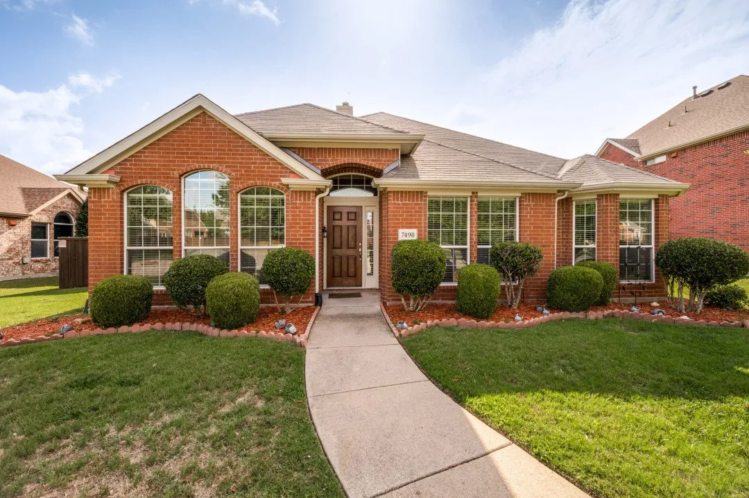 Single Family Residence For Sale in Collin County , 7498 Ravenhill Drive, Frisco, Texas 75035, 5 Bedroom, 3 Bathroom, 2 Garage spaces, 2,996 Sqft, built in 2004, mls#21292135, Real Estate Agent in Frisco, Homes For Sale in Collin county, Homes For Sale in Frisco, Realtor in Frisco Texas, Real Estate Brokerage Independent Realty Texas, Luminita Cordes Realtor