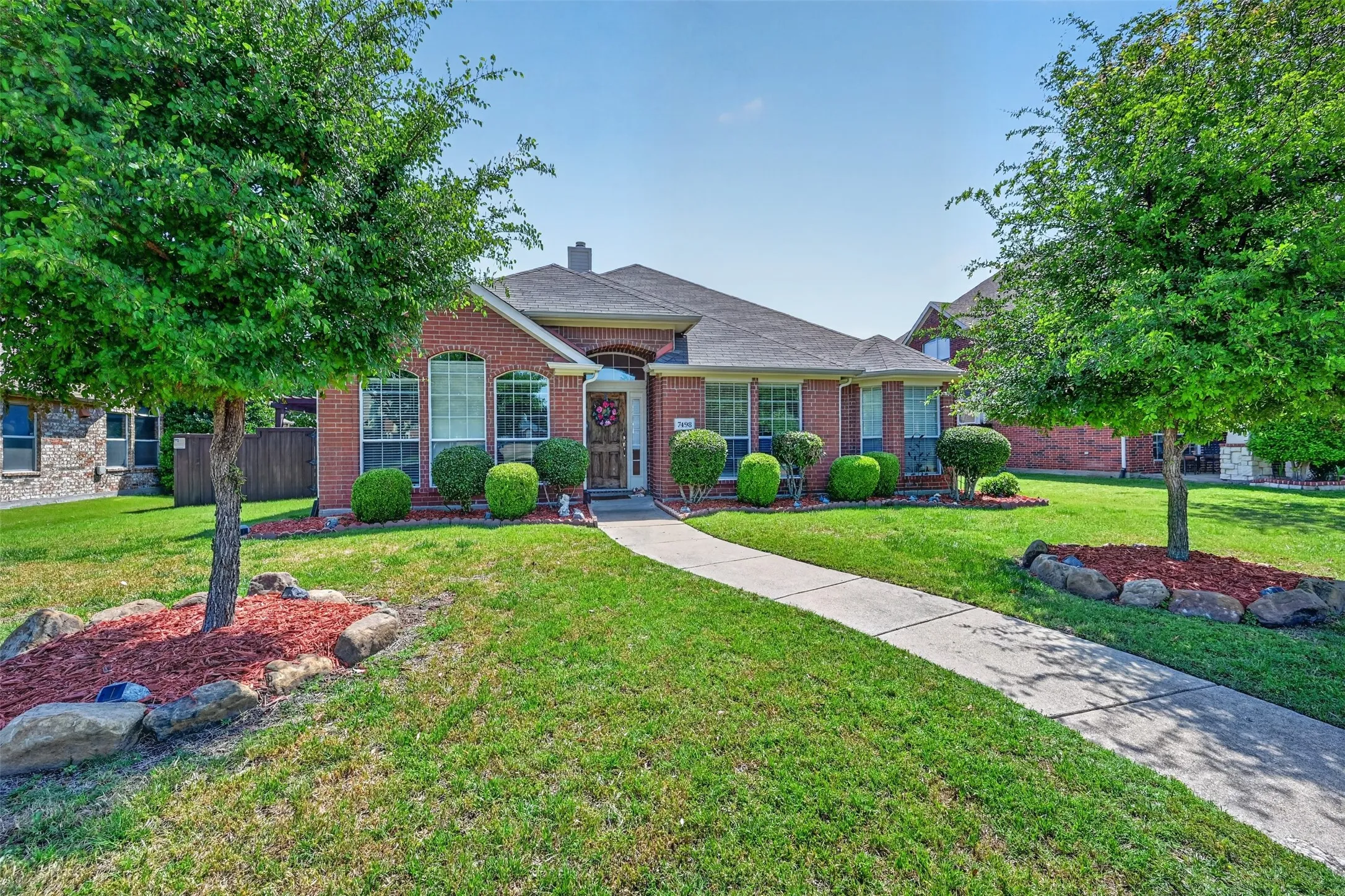 Single Family Residence For Sale in Collin County , 7498 Ravenhill Drive, Frisco, Texas 75035, 5 Bedroom, 3 Bathroom, 2 Garage spaces, 2,996 Sqft, built in 2004, mls#21292135, Real Estate Agent in Frisco, Homes For Sale in Collin county, Homes For Sale in Frisco, Realtor in Frisco Texas, Real Estate Brokerage Independent Realty Texas, Luminita Cordes Realtor