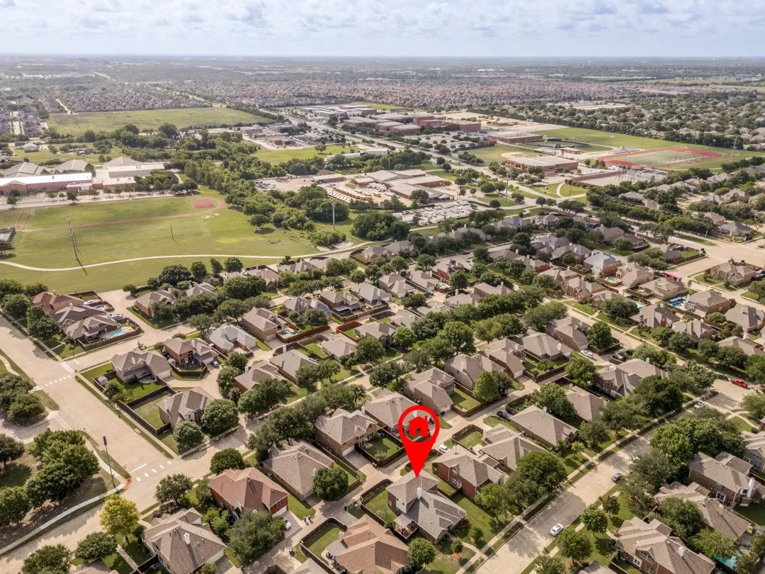 Single Family Residence For Sale in Collin County , 7498 Ravenhill Drive, Frisco, Texas 75035, 5 Bedroom, 3 Bathroom, 2 Garage spaces, 2,996 Sqft, built in 2004, mls#21292135, Real Estate Agent in Frisco, Homes For Sale in Collin county, Homes For Sale in Frisco, Realtor in Frisco Texas, Real Estate Brokerage Independent Realty Texas, Luminita Cordes Realtor