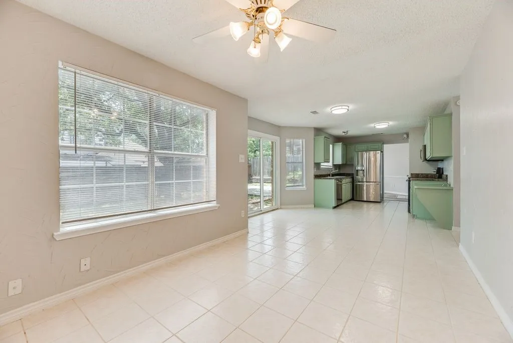 Single Family Residence For Sale in Tarrant County , 5610 Eagle Rock Road, Arlington, Texas 76017, 4 Bedroom, 3 Bathroom, Garage spaces, 2,531 Sqft, built in 1994, mls#21292426, Real Estate Agent in Arlington, Homes For Sale in Tarrant county, Homes For Sale in Arlington, Realtor in Arlington Texas, Real Estate Brokerage Independent Realty Texas, Luminita Cordes Realtor