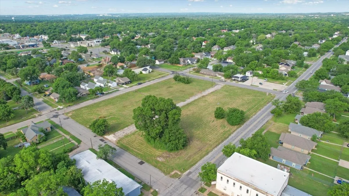 Unimproved Land For Sale in Grayson County , 715 W Sears, Denison, Texas 75020, 0, 0, Garage spaces, 0 Sqft, built in 0, Price $1,050,000, mls#21285908, Real Estate Agent in Denison, Homes For Sale in Grayson county, Homes For Sale in Denison, Realtor in Denison Texas, Real Estate Brokerage Independent Realty Texas, Luminita Cordes Realtor
