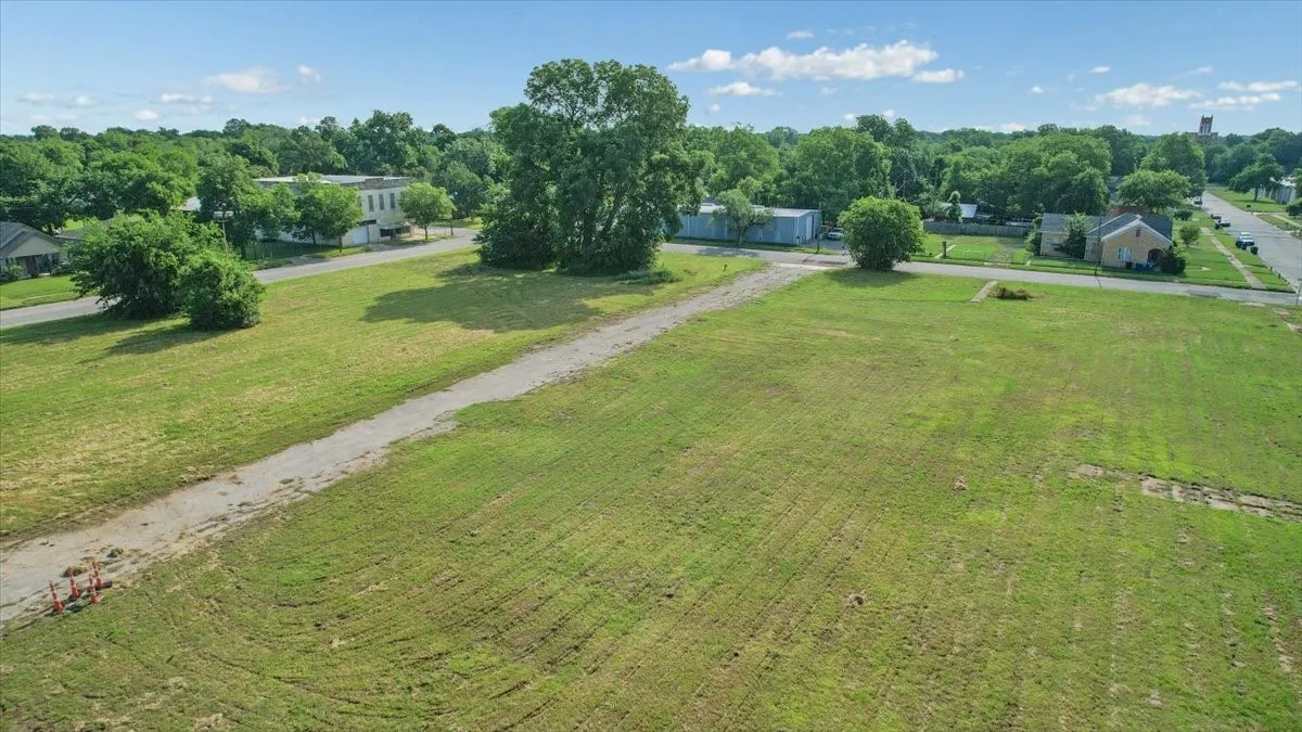 Unimproved Land For Sale in Grayson County , 715 W Sears, Denison, Texas 75020, 0, 0, Garage spaces, 0 Sqft, built in 0, Price $1,050,000, mls#21285908, Real Estate Agent in Denison, Homes For Sale in Grayson county, Homes For Sale in Denison, Realtor in Denison Texas, Real Estate Brokerage Independent Realty Texas, Luminita Cordes Realtor