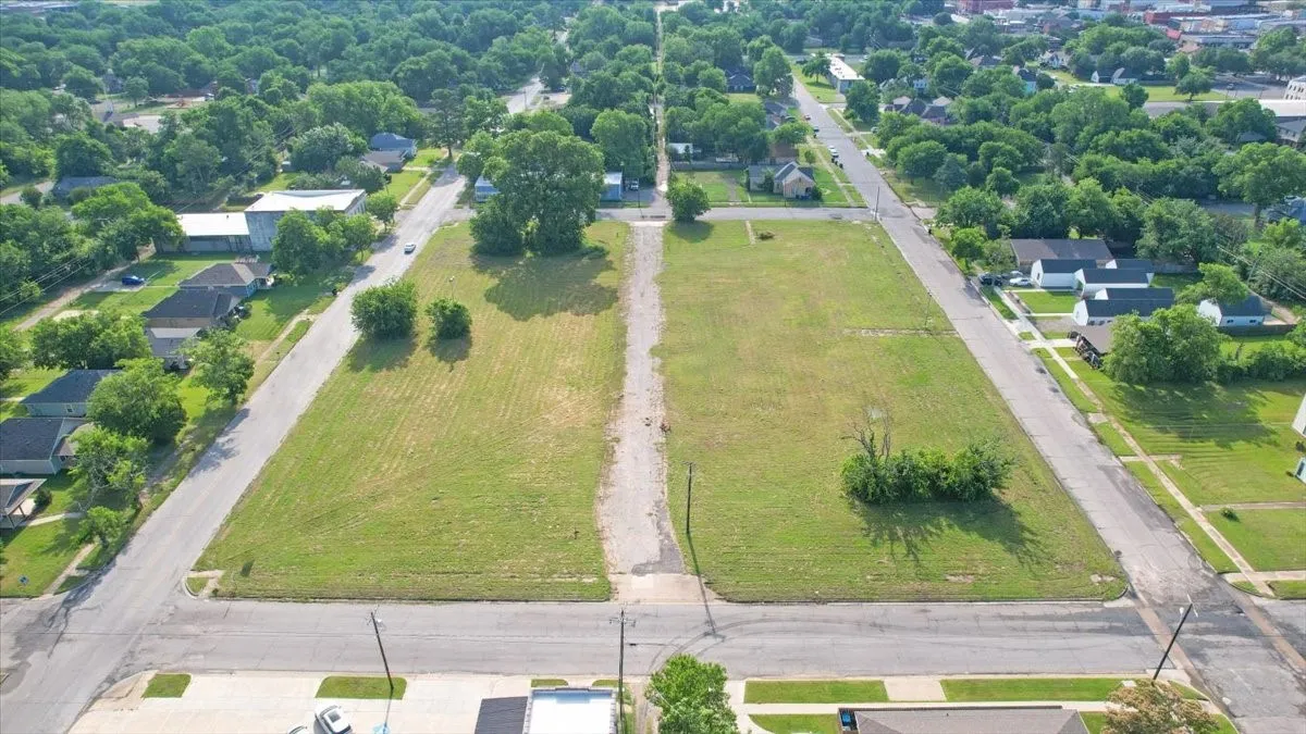 Unimproved Land For Sale in Grayson County , 715 W Sears, Denison, Texas 75020, 0, 0, Garage spaces, 0 Sqft, built in 0, Price $1,050,000, mls#21285908, Real Estate Agent in Denison, Homes For Sale in Grayson county, Homes For Sale in Denison, Realtor in Denison Texas, Real Estate Brokerage Independent Realty Texas, Luminita Cordes Realtor