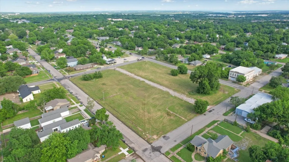 Unimproved Land For Sale in Grayson County , 715 W Sears, Denison, Texas 75020, 0, 0, Garage spaces, 0 Sqft, built in 0, Price $1,050,000, mls#21285908, Real Estate Agent in Denison, Homes For Sale in Grayson county, Homes For Sale in Denison, Realtor in Denison Texas, Real Estate Brokerage Independent Realty Texas, Luminita Cordes Realtor
