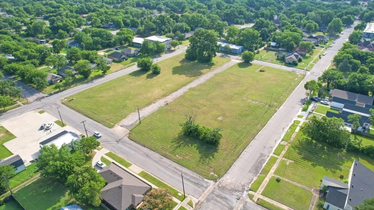 Unimproved Land For Sale in Grayson County , 715 W Sears, Denison, Texas 75020, 0, 0, Garage spaces, 0 Sqft, built in 0, Price $1,050,000, mls#21285908, Real Estate Agent in Denison, Homes For Sale in Grayson county, Homes For Sale in Denison, Realtor in Denison Texas, Real Estate Brokerage Independent Realty Texas, Luminita Cordes Realtor