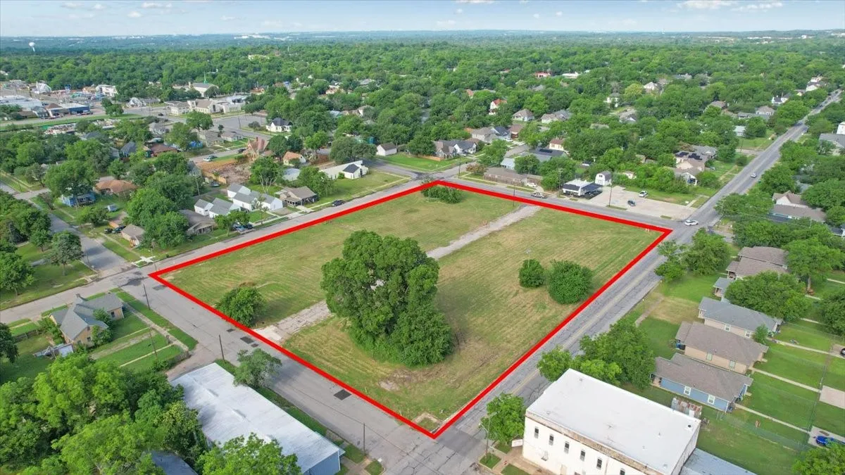 Unimproved Land For Sale in Grayson County , 715 W Sears, Denison, Texas 75020, 0, 0, Garage spaces, 0 Sqft, built in 0, Price $1,050,000, mls#21285908, Real Estate Agent in Denison, Homes For Sale in Grayson county, Homes For Sale in Denison, Realtor in Denison Texas, Real Estate Brokerage Independent Realty Texas, Luminita Cordes Realtor