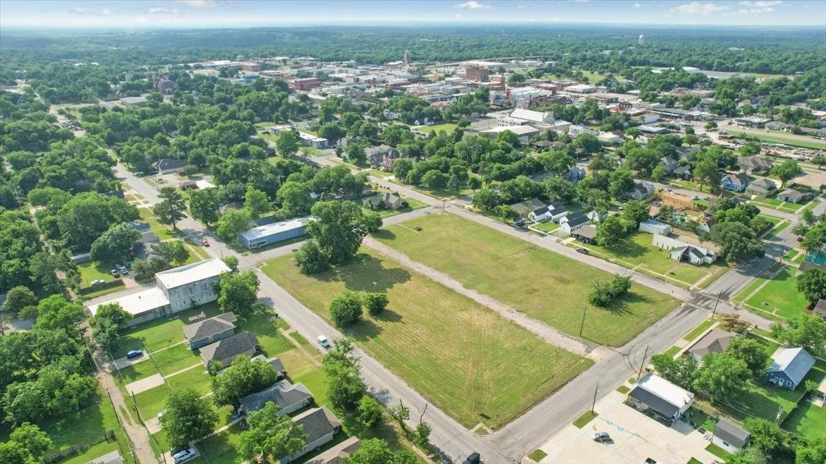 Unimproved Land For Sale in Grayson County , 715 W Sears, Denison, Texas 75020, 0, 0, Garage spaces, 0 Sqft, built in 0, Price $1,050,000, mls#21285908, Real Estate Agent in Denison, Homes For Sale in Grayson county, Homes For Sale in Denison, Realtor in Denison Texas, Real Estate Brokerage Independent Realty Texas, Luminita Cordes Realtor