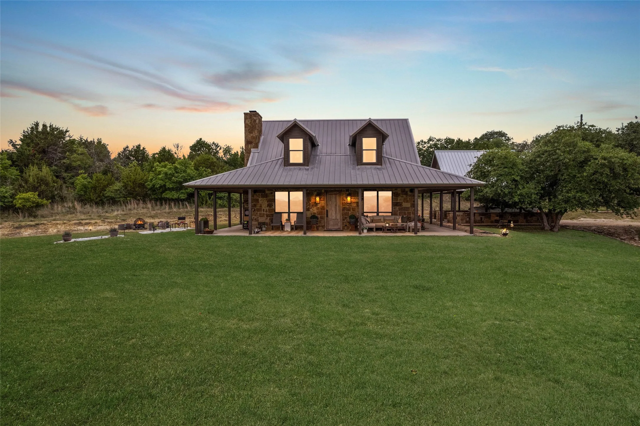 Farm For Sale in Erath County , 27475-1 N Us-281, Stephenville, Texas 76401, 3 Bedrooms, 2 Bathrooms, Garage spaces, 2,040 Sqft, built in 2011, Price $1,950,000, mls#21291836, Real Estate Agent in Stephenville, Homes For Sale in Erath county, Homes For Sale in Stephenville, Realtor in Stephenville Texas, Real Estate Brokerage Independent Realty Texas, Luminita Cordes Realtor