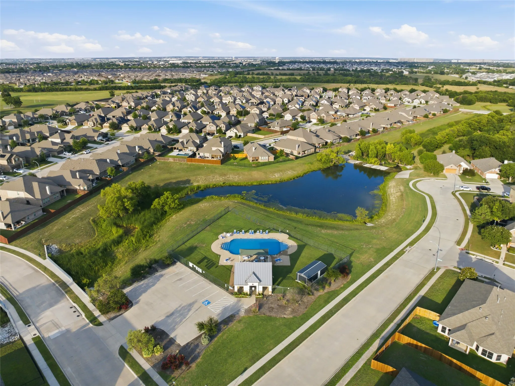 Single Family Residence For Sale in Tarrant County , 7409 Innisbrook Lane, Fort Worth, Texas 76179, 3 Bedroom, 2 Bathroom, 2 Garage spaces, 1,778 Sqft, built in 2015, mls#21292483, Real Estate Agent in Fort Worth, Homes For Sale in Tarrant county, Homes For Sale in Fort Worth, Realtor in Fort Worth Texas, Real Estate Brokerage Independent Realty Texas, Luminita Cordes Realtor