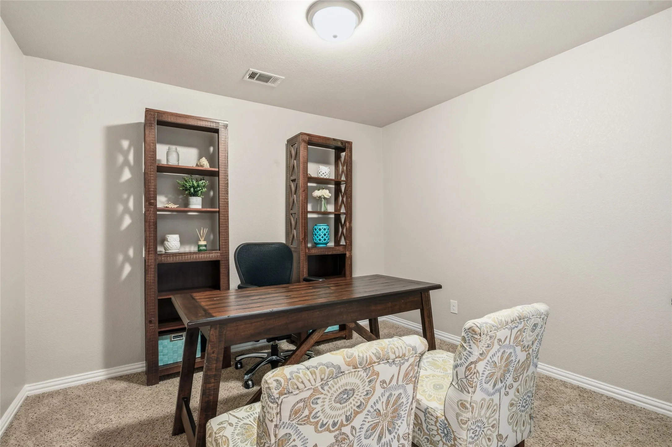 Single Family Residence For Sale in Tarrant County , 7409 Innisbrook Lane, Fort Worth, Texas 76179, 3 Bedroom, 2 Bathroom, 2 Garage spaces, 1,778 Sqft, built in 2015, mls#21292483, Real Estate Agent in Fort Worth, Homes For Sale in Tarrant county, Homes For Sale in Fort Worth, Realtor in Fort Worth Texas, Real Estate Brokerage Independent Realty Texas, Luminita Cordes Realtor