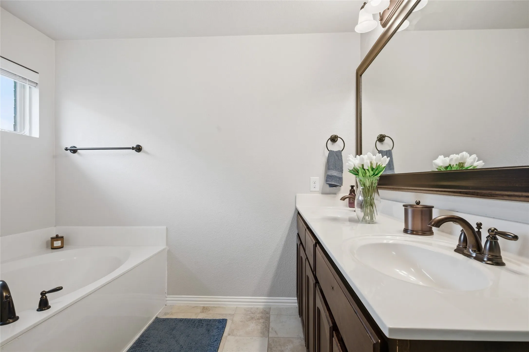 Single Family Residence For Sale in Tarrant County , 7409 Innisbrook Lane, Fort Worth, Texas 76179, 3 Bedroom, 2 Bathroom, 2 Garage spaces, 1,778 Sqft, built in 2015, mls#21292483, Real Estate Agent in Fort Worth, Homes For Sale in Tarrant county, Homes For Sale in Fort Worth, Realtor in Fort Worth Texas, Real Estate Brokerage Independent Realty Texas, Luminita Cordes Realtor