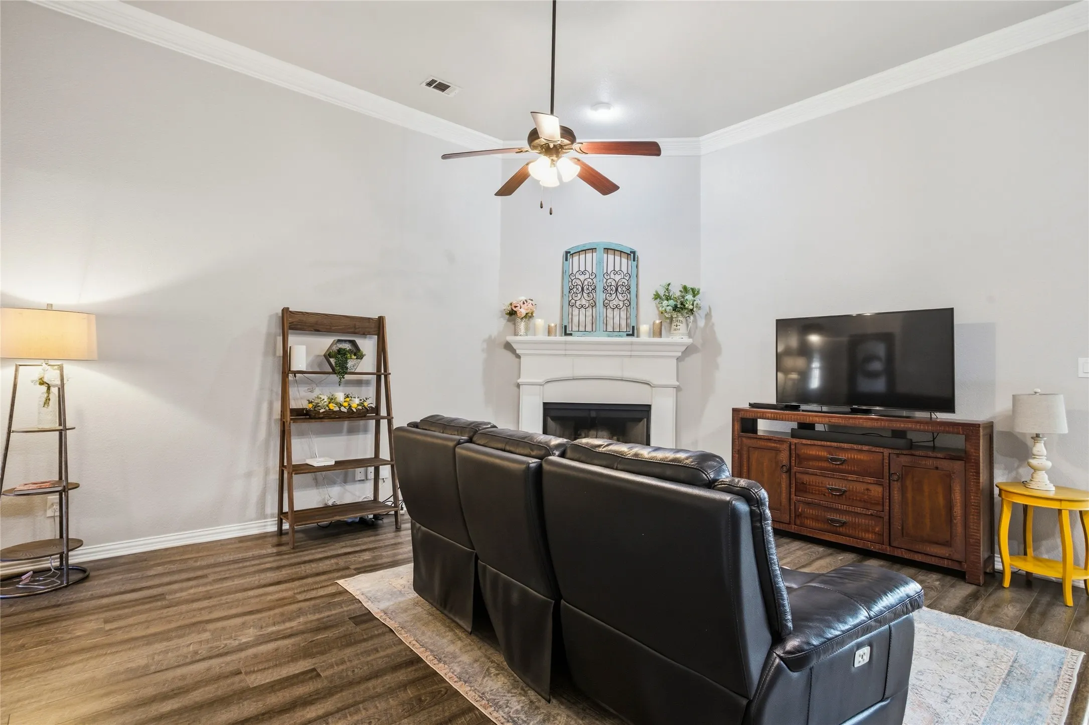 Single Family Residence For Sale in Tarrant County , 7409 Innisbrook Lane, Fort Worth, Texas 76179, 3 Bedroom, 2 Bathroom, 2 Garage spaces, 1,778 Sqft, built in 2015, mls#21292483, Real Estate Agent in Fort Worth, Homes For Sale in Tarrant county, Homes For Sale in Fort Worth, Realtor in Fort Worth Texas, Real Estate Brokerage Independent Realty Texas, Luminita Cordes Realtor