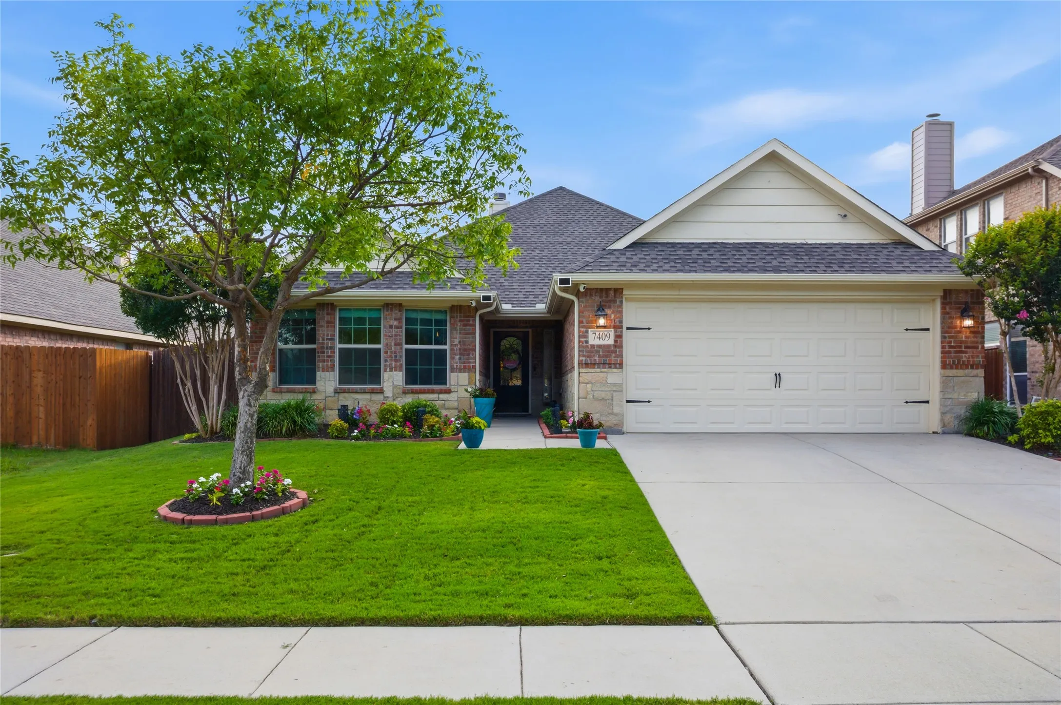 Single Family Residence For Sale in Tarrant County , 7409 Innisbrook Lane, Fort Worth, Texas 76179, 3 Bedroom, 2 Bathroom, 2 Garage spaces, 1,778 Sqft, built in 2015, mls#21292483, Real Estate Agent in Fort Worth, Homes For Sale in Tarrant county, Homes For Sale in Fort Worth, Realtor in Fort Worth Texas, Real Estate Brokerage Independent Realty Texas, Luminita Cordes Realtor