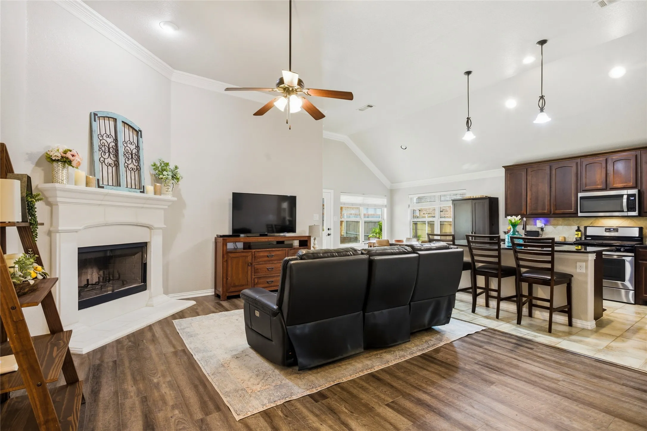 Single Family Residence For Sale in Tarrant County , 7409 Innisbrook Lane, Fort Worth, Texas 76179, 3 Bedroom, 2 Bathroom, 2 Garage spaces, 1,778 Sqft, built in 2015, mls#21292483, Real Estate Agent in Fort Worth, Homes For Sale in Tarrant county, Homes For Sale in Fort Worth, Realtor in Fort Worth Texas, Real Estate Brokerage Independent Realty Texas, Luminita Cordes Realtor