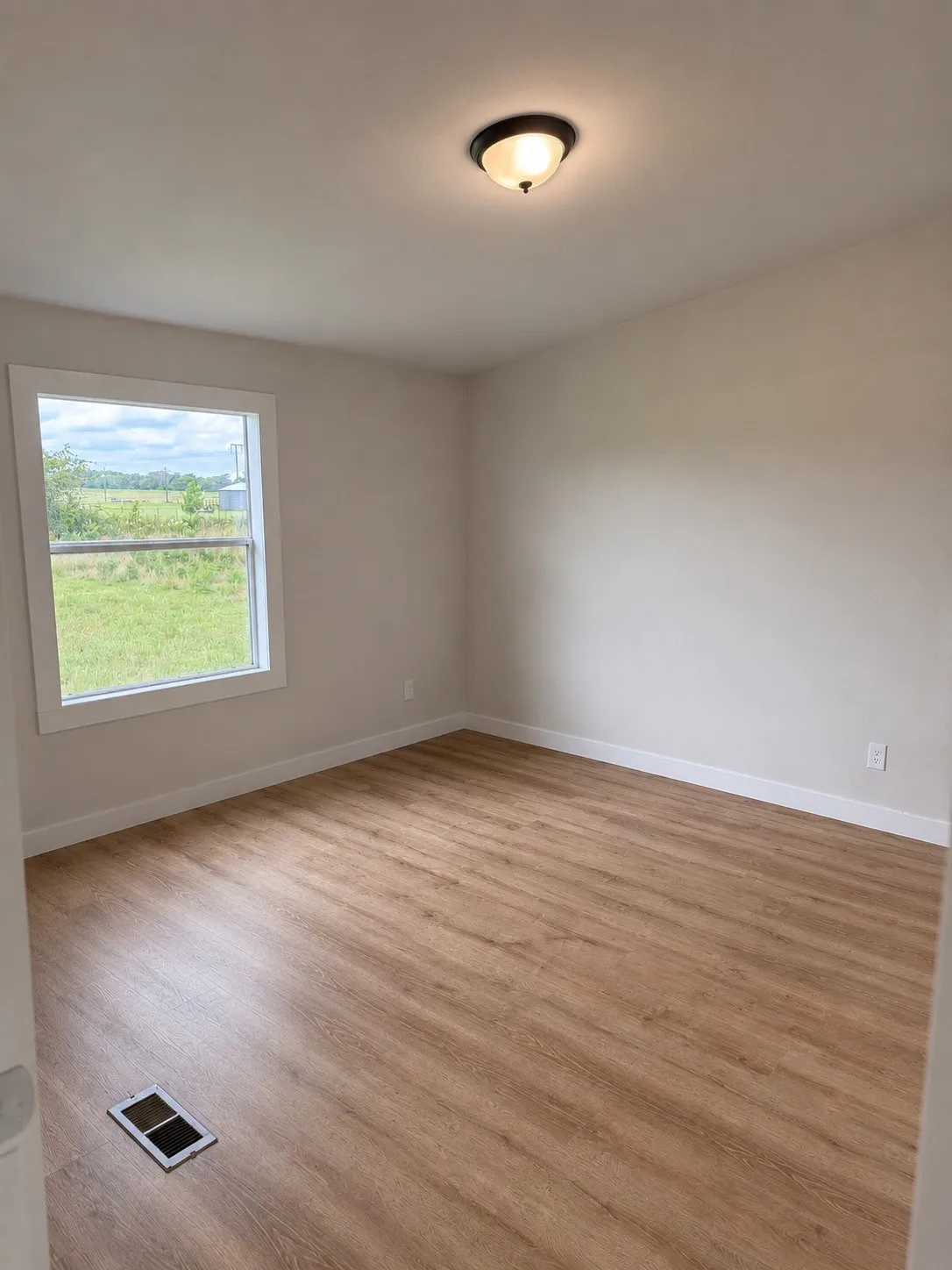 Manufactured Home For Sale in Cooke County , 2990 County Road 155, Whitesboro, Texas 76273, 3 Bedroom, 2 Bathroom, Garage spaces, 1,680 Sqft, built in 1995, mls#21292022, Real Estate Agent in Whitesboro, Homes For Sale in Cooke county, Homes For Sale in Whitesboro, Realtor in Whitesboro Texas, Real Estate Brokerage Independent Realty Texas, Luminita Cordes Realtor