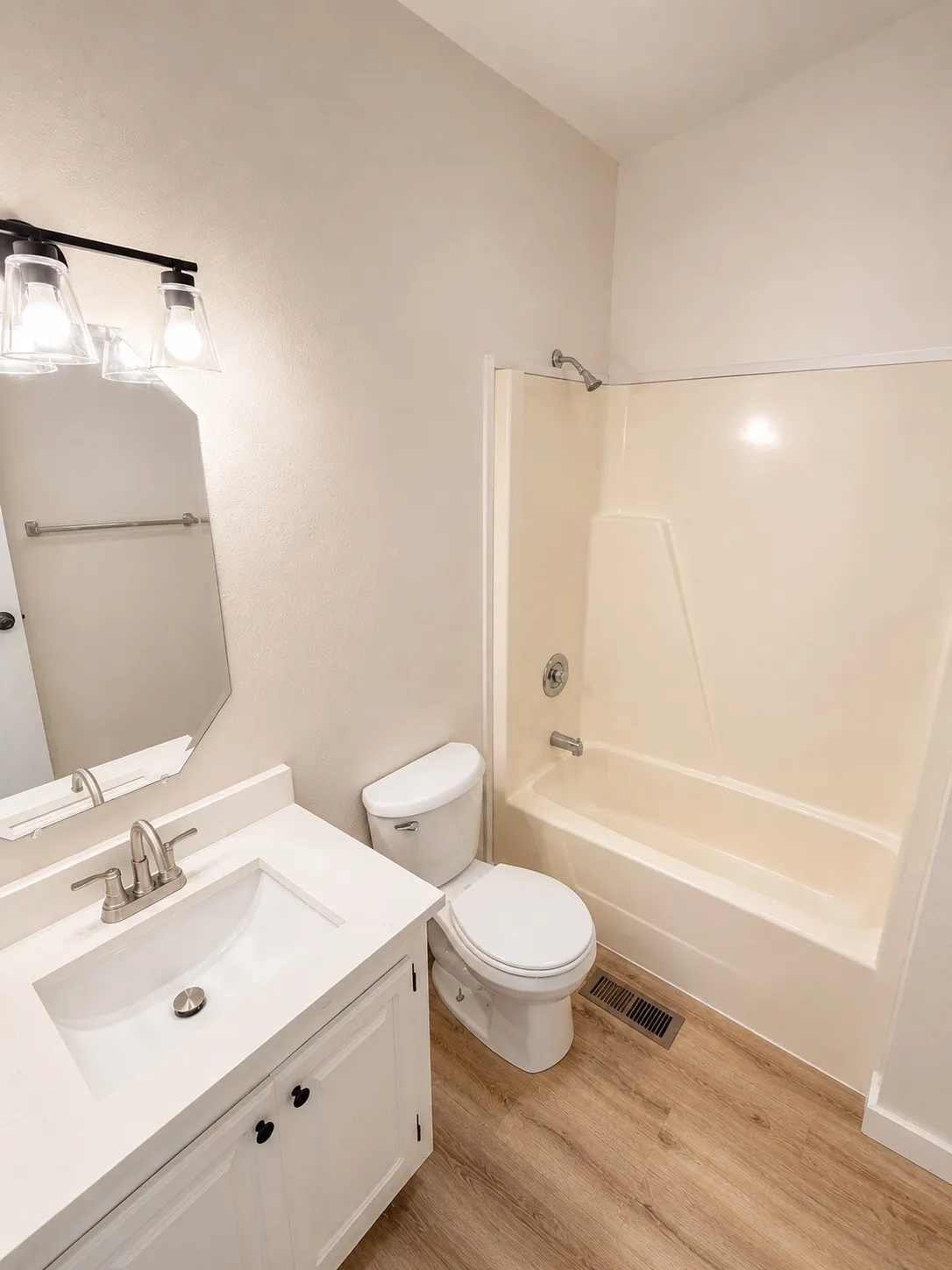 Manufactured Home For Sale in Cooke County , 2990 County Road 155, Whitesboro, Texas 76273, 3 Bedroom, 2 Bathroom, Garage spaces, 1,680 Sqft, built in 1995, mls#21292022, Real Estate Agent in Whitesboro, Homes For Sale in Cooke county, Homes For Sale in Whitesboro, Realtor in Whitesboro Texas, Real Estate Brokerage Independent Realty Texas, Luminita Cordes Realtor