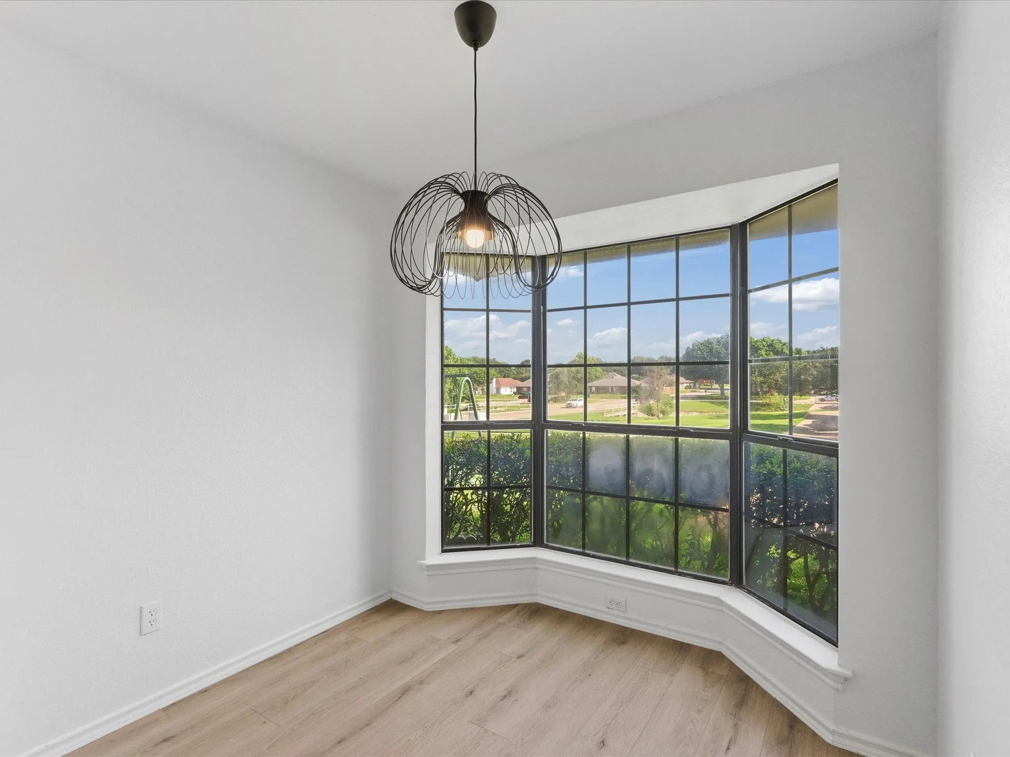 Single Family Residence For Rent in Collin County , 8181 Edgewater Drive, Frisco, Texas 75034, 3 Bedroom, 2 Bathroom, 2 Garage spaces, 1,361 Sqft, built in 1986, mls#21289545, Real Estate Agent in Frisco, Homes For Rent in Collin county, Homes For Rent in Frisco, Realtor in Frisco Texas, Real Estate Brokerage Independent Realty Texas, Luminita Cordes Realtor