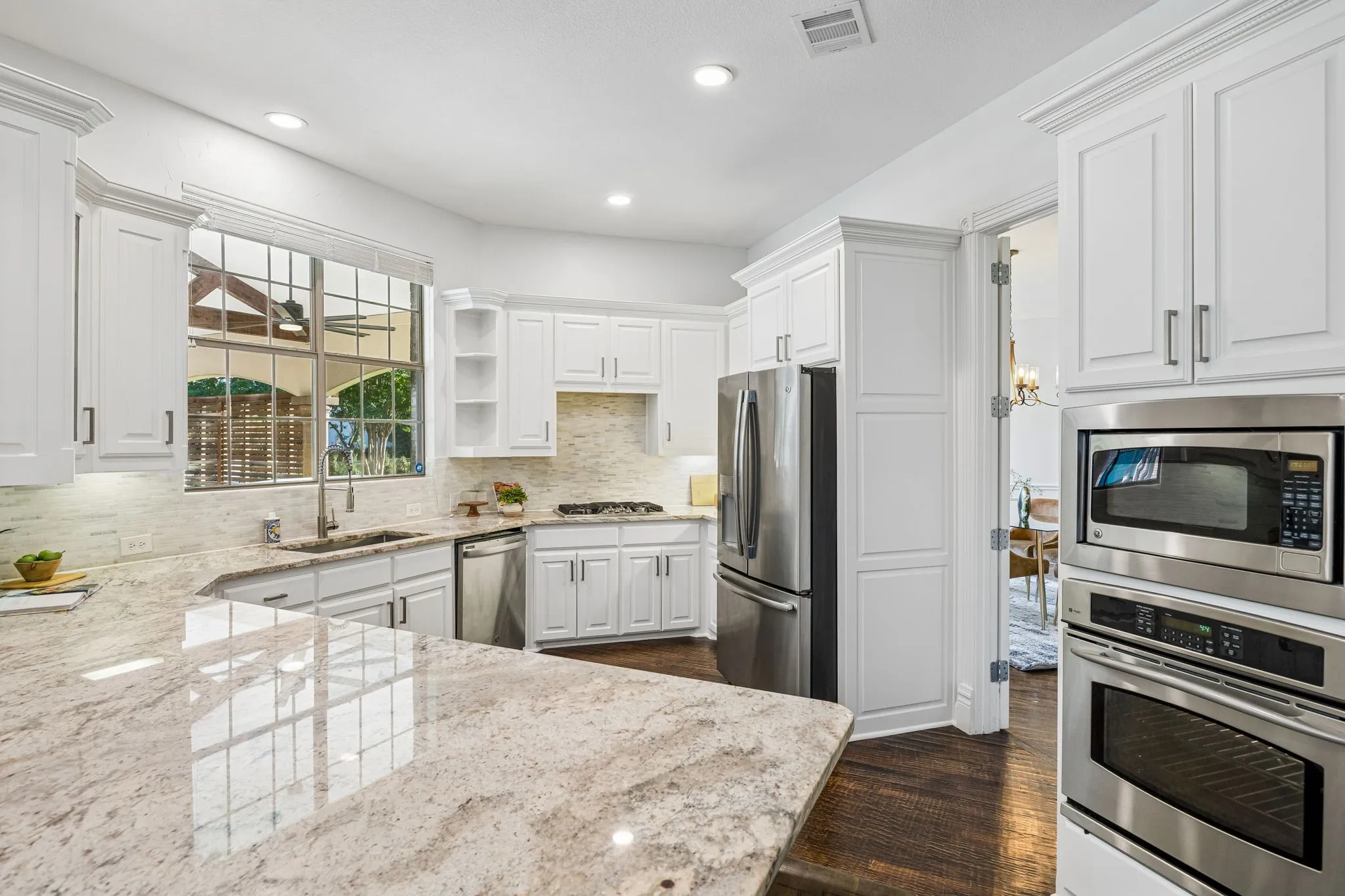 Single Family Residence For Sale in Tarrant County , 1807 Greenlea Cove, Southlake, Texas 76092, 5 Bedroom, 6 Bathroom, 3 Garage spaces, 5,057 Sqft, built in 2004, mls#21291064, Real Estate Agent in Southlake, Homes For Sale in Tarrant county, Homes For Sale in Southlake, Realtor in Southlake Texas, Real Estate Brokerage Independent Realty Texas, Luminita Cordes Realtor