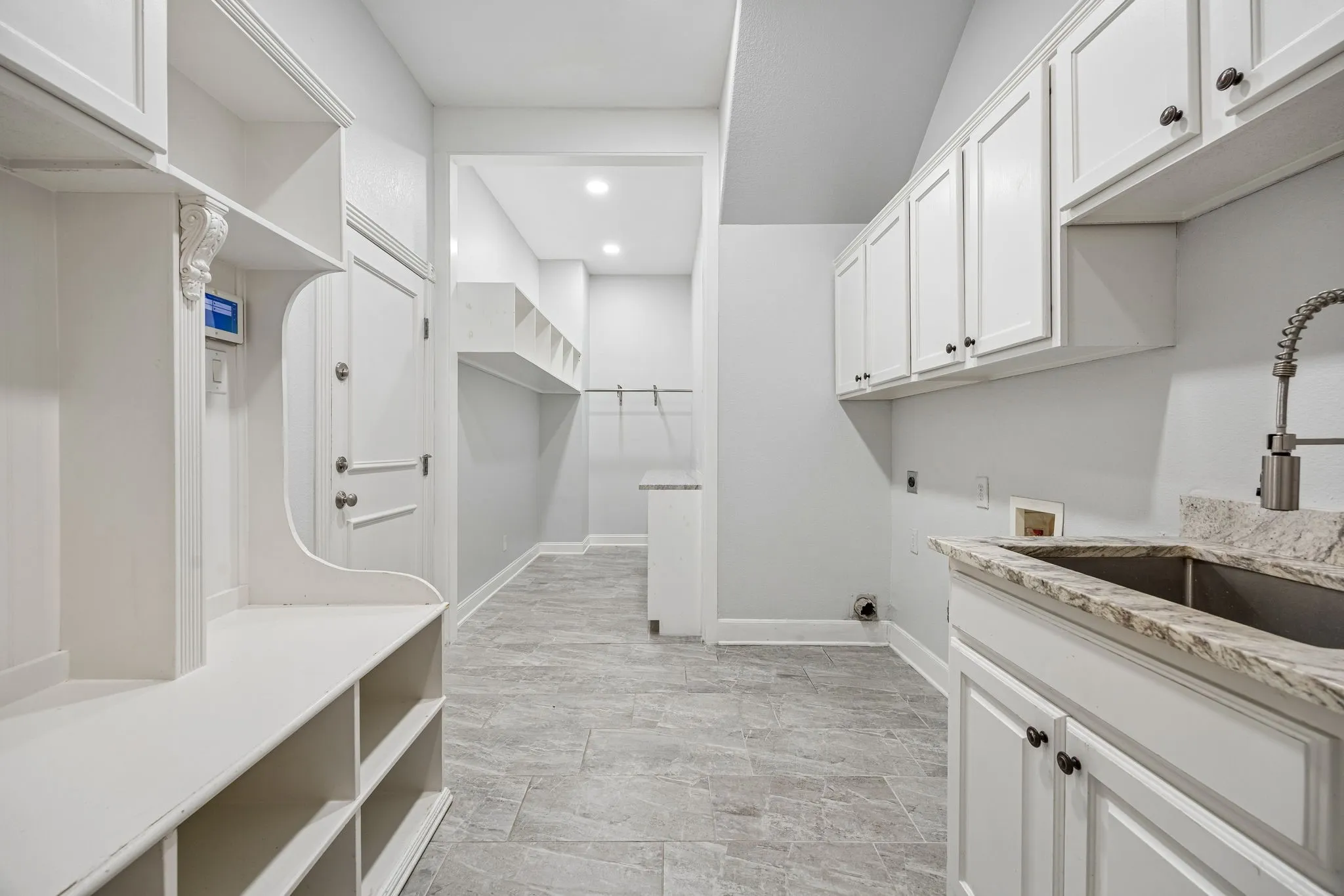 Single Family Residence For Sale in Tarrant County , 1807 Greenlea Cove, Southlake, Texas 76092, 5 Bedroom, 6 Bathroom, 3 Garage spaces, 5,057 Sqft, built in 2004, mls#21291064, Real Estate Agent in Southlake, Homes For Sale in Tarrant county, Homes For Sale in Southlake, Realtor in Southlake Texas, Real Estate Brokerage Independent Realty Texas, Luminita Cordes Realtor