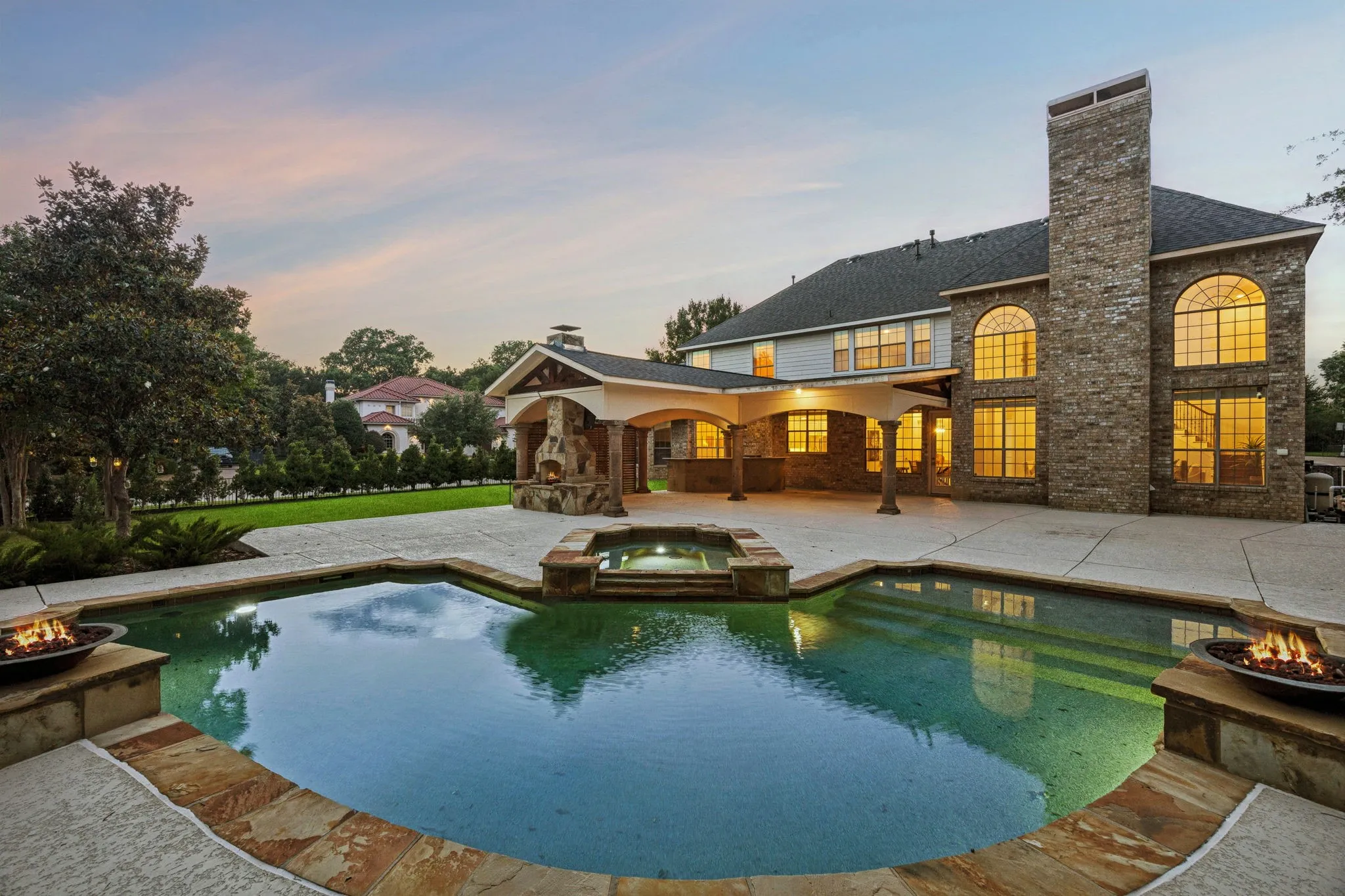 Single Family Residence For Sale in Tarrant County , 1807 Greenlea Cove, Southlake, Texas 76092, 5 Bedroom, 6 Bathroom, 3 Garage spaces, 5,057 Sqft, built in 2004, mls#21291064, Real Estate Agent in Southlake, Homes For Sale in Tarrant county, Homes For Sale in Southlake, Realtor in Southlake Texas, Real Estate Brokerage Independent Realty Texas, Luminita Cordes Realtor
