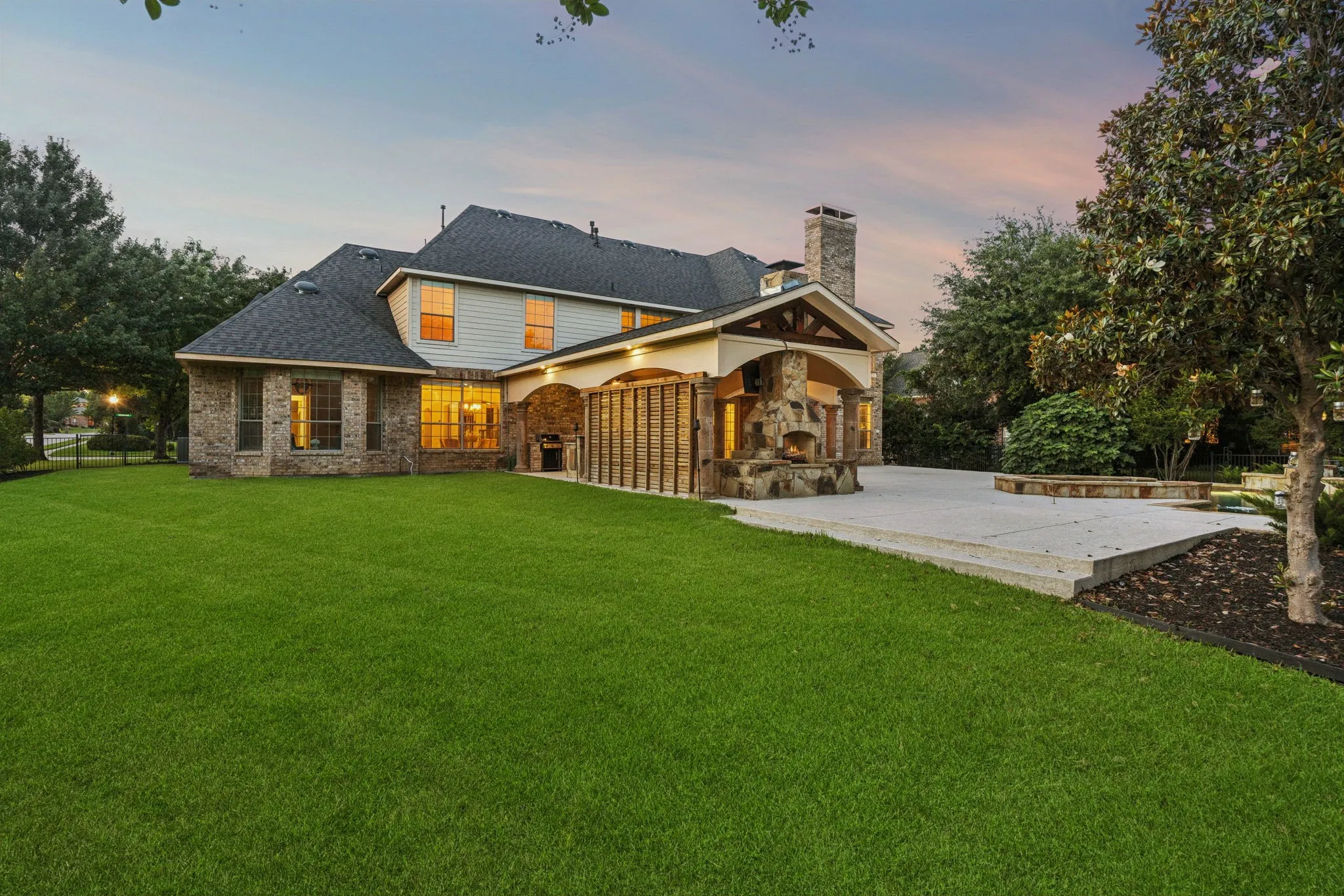 Single Family Residence For Sale in Tarrant County , 1807 Greenlea Cove, Southlake, Texas 76092, 5 Bedroom, 6 Bathroom, 3 Garage spaces, 5,057 Sqft, built in 2004, mls#21291064, Real Estate Agent in Southlake, Homes For Sale in Tarrant county, Homes For Sale in Southlake, Realtor in Southlake Texas, Real Estate Brokerage Independent Realty Texas, Luminita Cordes Realtor