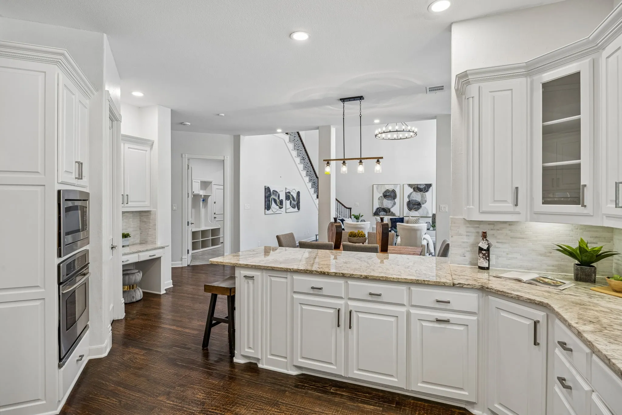 Single Family Residence For Sale in Tarrant County , 1807 Greenlea Cove, Southlake, Texas 76092, 5 Bedroom, 6 Bathroom, 3 Garage spaces, 5,057 Sqft, built in 2004, mls#21291064, Real Estate Agent in Southlake, Homes For Sale in Tarrant county, Homes For Sale in Southlake, Realtor in Southlake Texas, Real Estate Brokerage Independent Realty Texas, Luminita Cordes Realtor