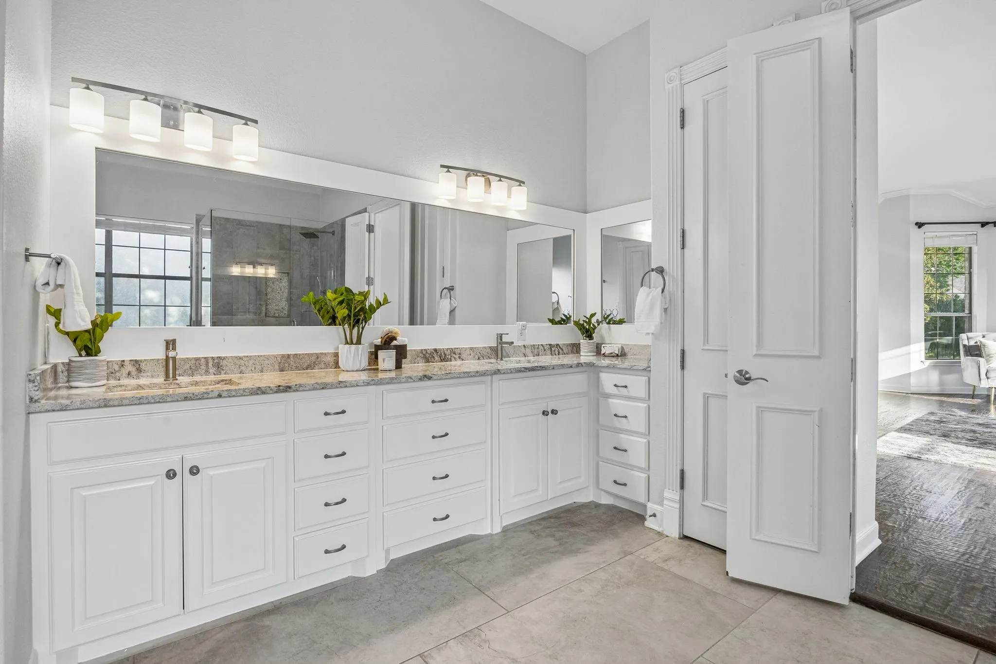 Single Family Residence For Sale in Tarrant County , 1807 Greenlea Cove, Southlake, Texas 76092, 5 Bedroom, 6 Bathroom, 3 Garage spaces, 5,057 Sqft, built in 2004, mls#21291064, Real Estate Agent in Southlake, Homes For Sale in Tarrant county, Homes For Sale in Southlake, Realtor in Southlake Texas, Real Estate Brokerage Independent Realty Texas, Luminita Cordes Realtor