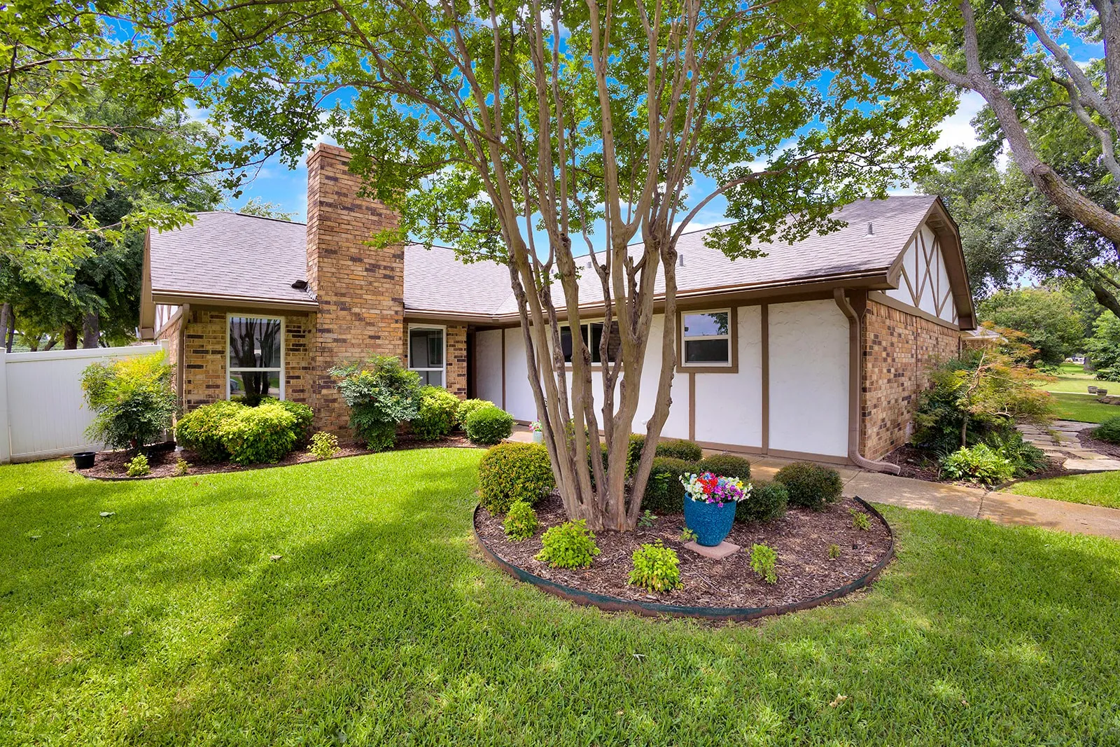 Single Family Residence For Sale in Collin County , 1600 Hearthstone Drive, Plano, Texas 75023, 4 Bedroom, 2 Bathroom, 2 Garage spaces, 1,873 Sqft, built in 1977, mls#21292534, Real Estate Agent in Plano, Homes For Sale in Collin county, Homes For Sale in Plano, Realtor in Plano Texas, Real Estate Brokerage Independent Realty Texas, Luminita Cordes Realtor