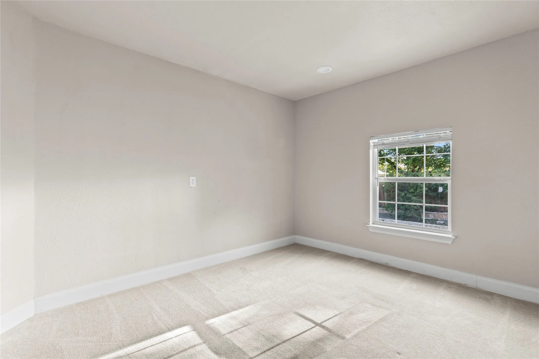 Single Family Residence For Rent in Tarrant County , 5517 Greenview Court, North Richland Hills, Texas 76148, 5 Bedroom, 3 Bathroom, 2 Garage spaces, 3,500 Sqft, built in 2001, mls#21292543, Real Estate Agent in North Richland Hills, Homes For Rent in Tarrant county, Homes For Rent in North Richland Hills, Realtor in North Richland Hills Texas, Real Estate Brokerage Independent Realty Texas, Luminita Cordes Realtor