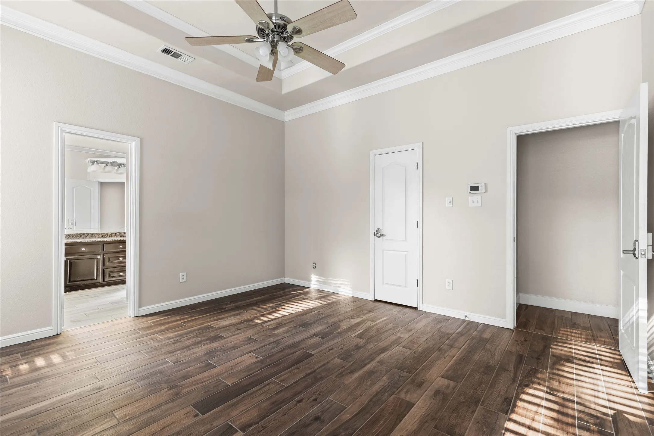 Single Family Residence For Rent in Tarrant County , 5517 Greenview Court, North Richland Hills, Texas 76148, 5 Bedroom, 3 Bathroom, 2 Garage spaces, 3,500 Sqft, built in 2001, mls#21292543, Real Estate Agent in North Richland Hills, Homes For Rent in Tarrant county, Homes For Rent in North Richland Hills, Realtor in North Richland Hills Texas, Real Estate Brokerage Independent Realty Texas, Luminita Cordes Realtor