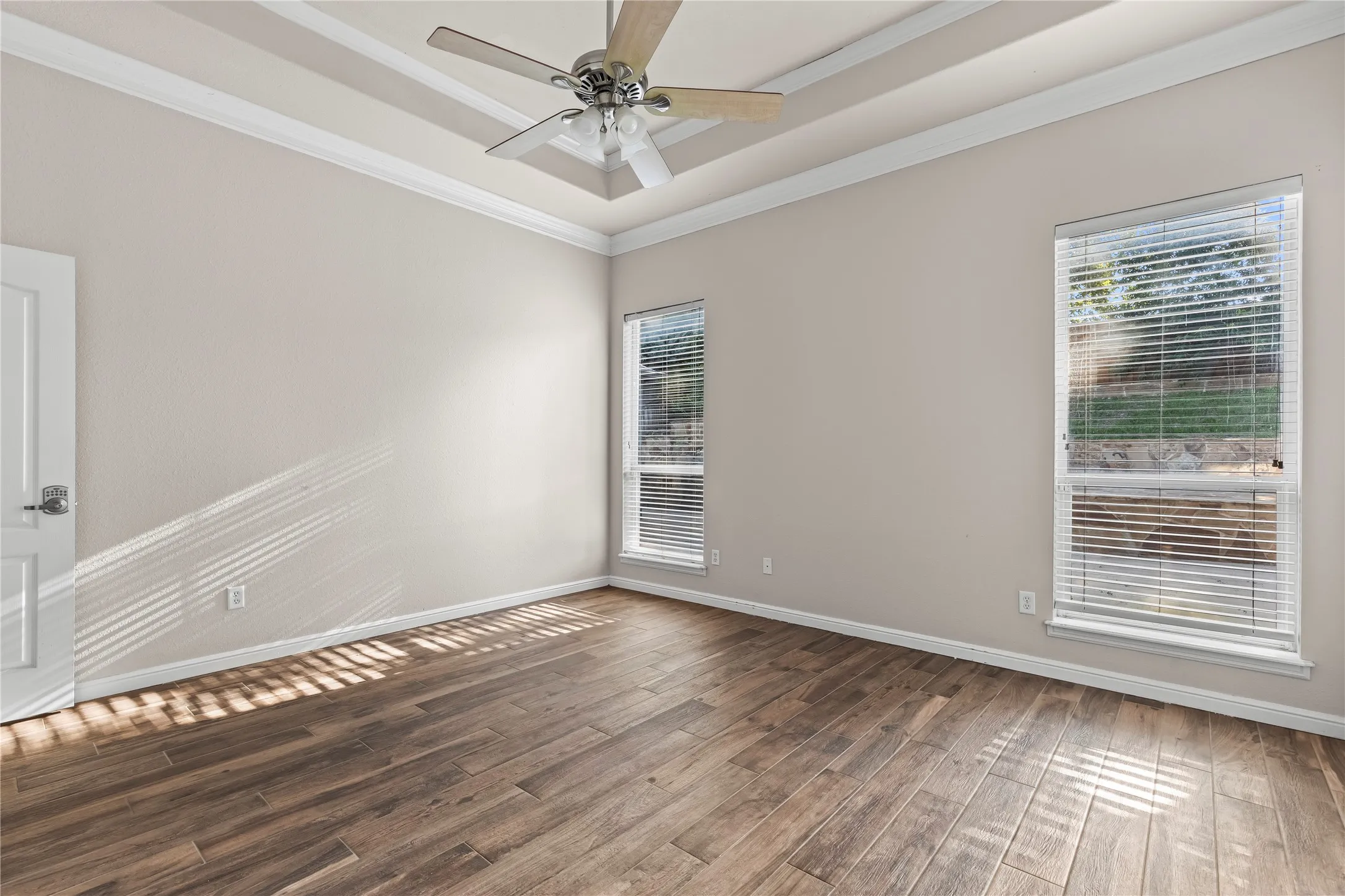 Single Family Residence For Rent in Tarrant County , 5517 Greenview Court, North Richland Hills, Texas 76148, 5 Bedroom, 3 Bathroom, 2 Garage spaces, 3,500 Sqft, built in 2001, mls#21292543, Real Estate Agent in North Richland Hills, Homes For Rent in Tarrant county, Homes For Rent in North Richland Hills, Realtor in North Richland Hills Texas, Real Estate Brokerage Independent Realty Texas, Luminita Cordes Realtor