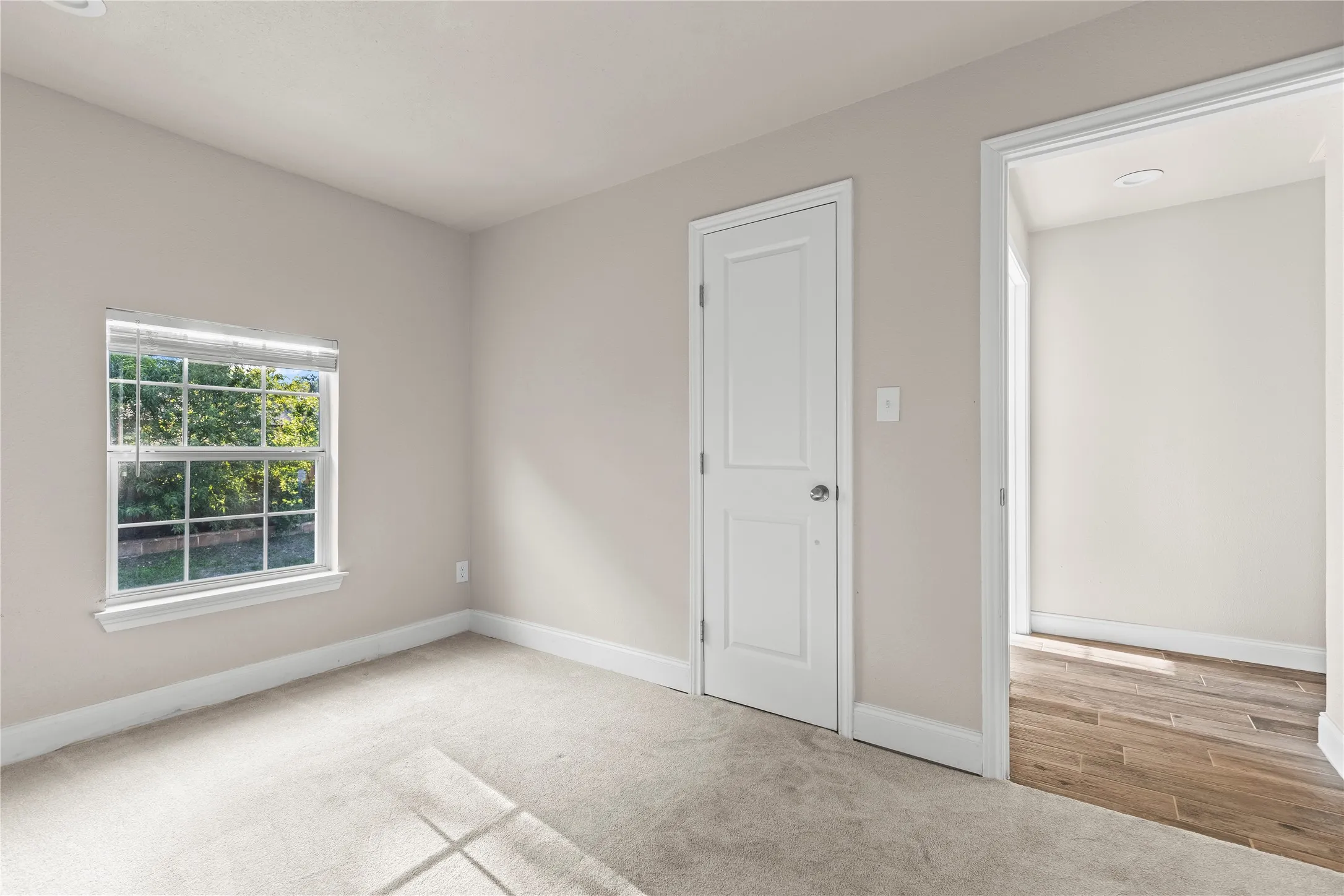 Single Family Residence For Rent in Tarrant County , 5517 Greenview Court, North Richland Hills, Texas 76148, 5 Bedroom, 3 Bathroom, 2 Garage spaces, 3,500 Sqft, built in 2001, mls#21292543, Real Estate Agent in North Richland Hills, Homes For Rent in Tarrant county, Homes For Rent in North Richland Hills, Realtor in North Richland Hills Texas, Real Estate Brokerage Independent Realty Texas, Luminita Cordes Realtor