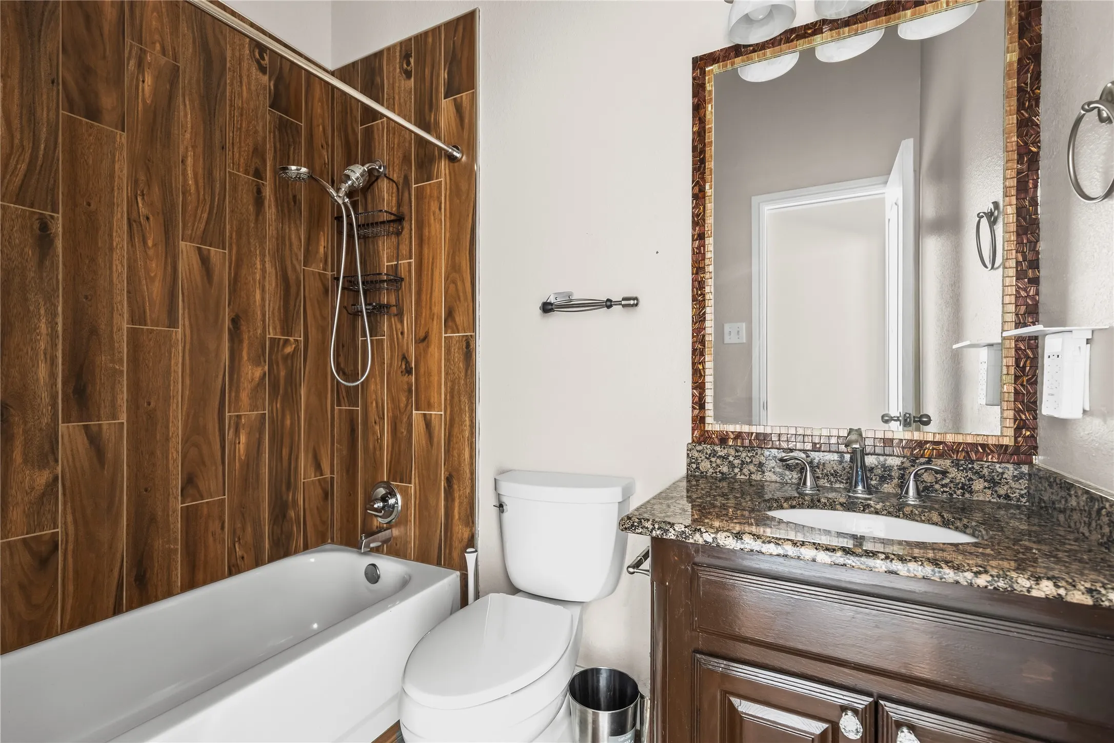 Single Family Residence For Rent in Tarrant County , 5517 Greenview Court, North Richland Hills, Texas 76148, 5 Bedroom, 3 Bathroom, 2 Garage spaces, 3,500 Sqft, built in 2001, mls#21292543, Real Estate Agent in North Richland Hills, Homes For Rent in Tarrant county, Homes For Rent in North Richland Hills, Realtor in North Richland Hills Texas, Real Estate Brokerage Independent Realty Texas, Luminita Cordes Realtor