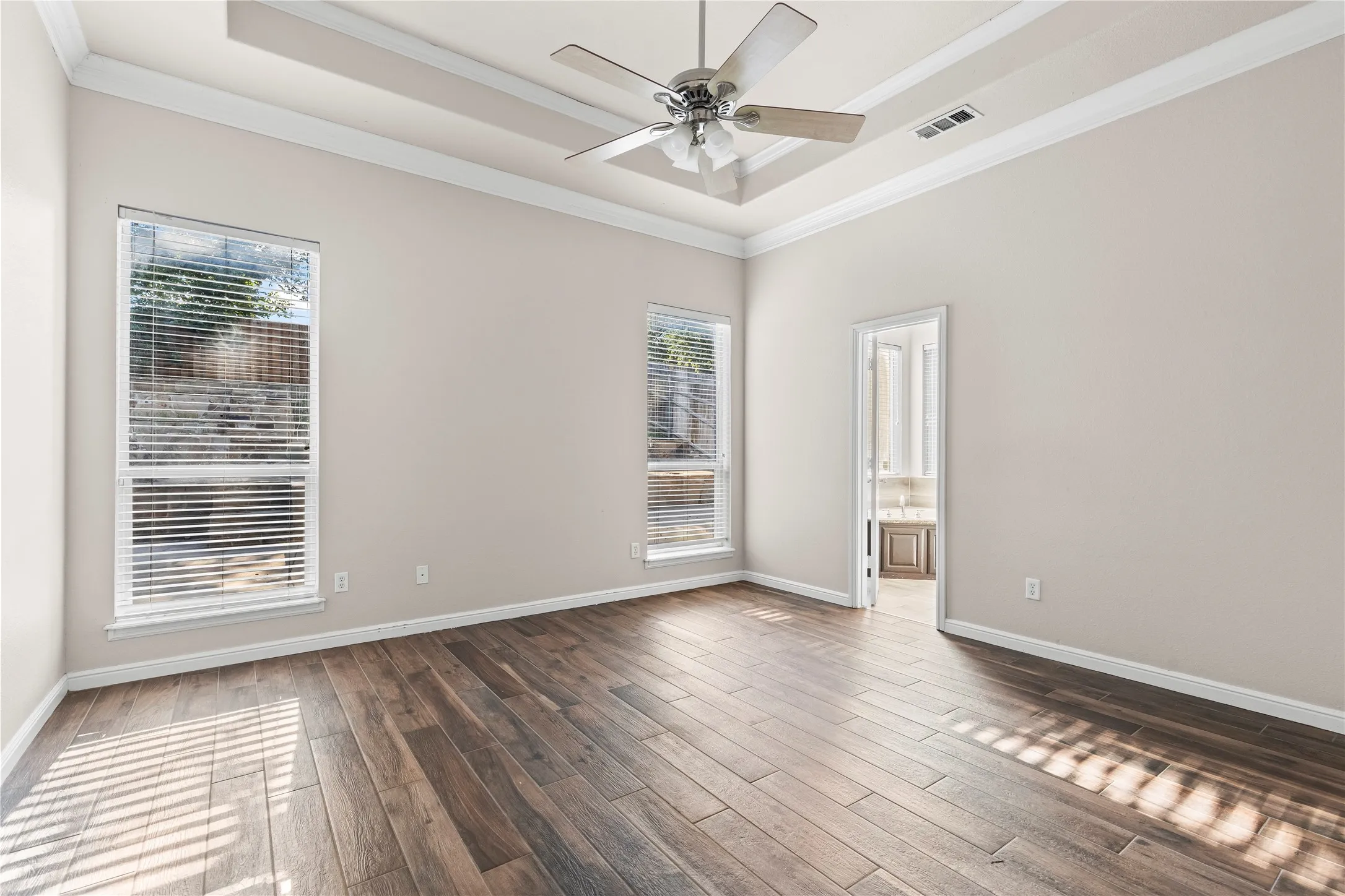 Single Family Residence For Rent in Tarrant County , 5517 Greenview Court, North Richland Hills, Texas 76148, 5 Bedroom, 3 Bathroom, 2 Garage spaces, 3,500 Sqft, built in 2001, mls#21292543, Real Estate Agent in North Richland Hills, Homes For Rent in Tarrant county, Homes For Rent in North Richland Hills, Realtor in North Richland Hills Texas, Real Estate Brokerage Independent Realty Texas, Luminita Cordes Realtor